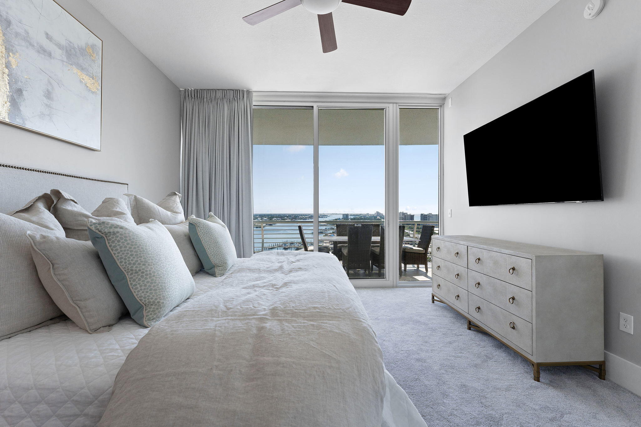 Bella Luna Condos - Residential