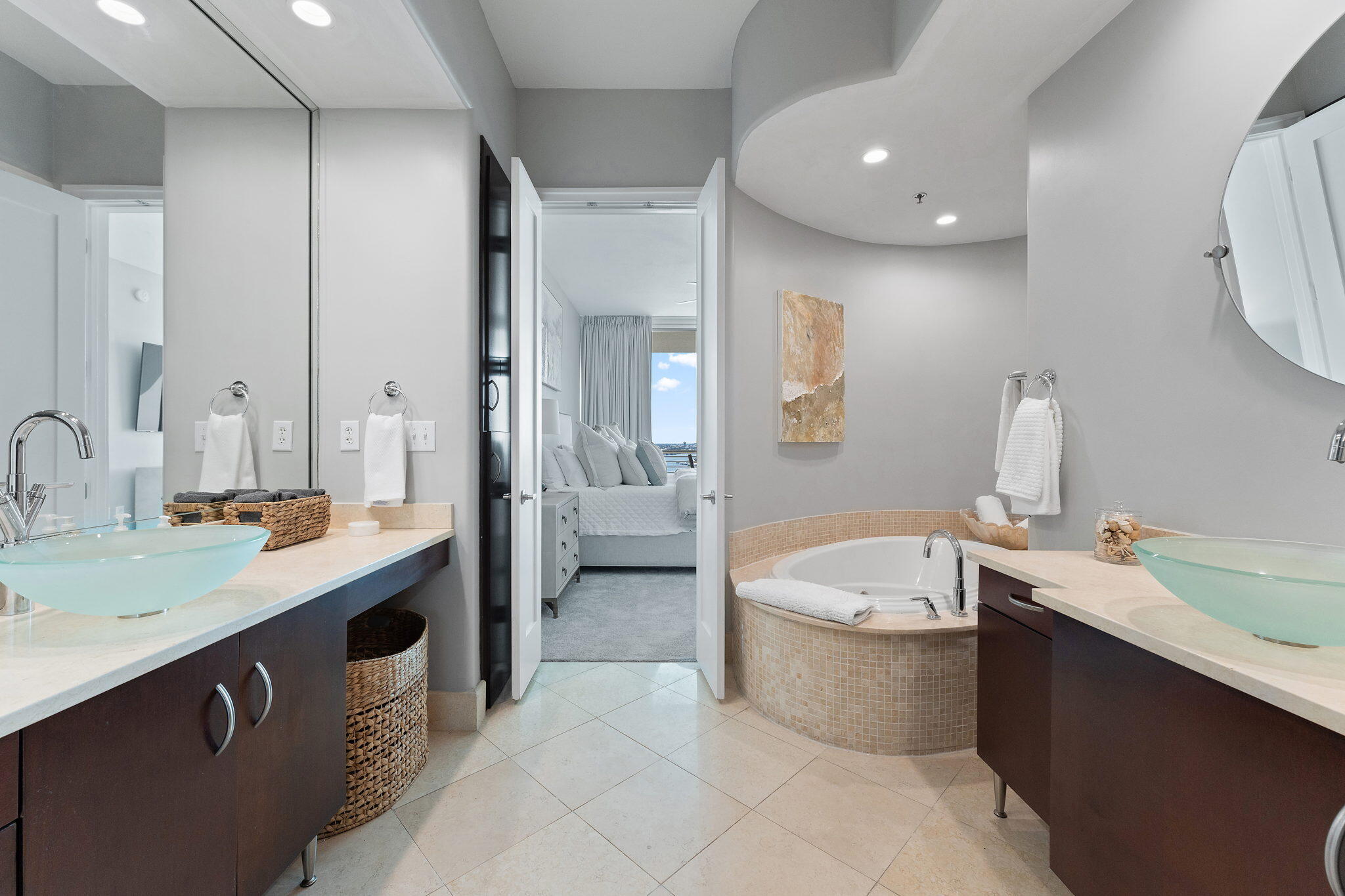 Bella Luna Condos - Residential