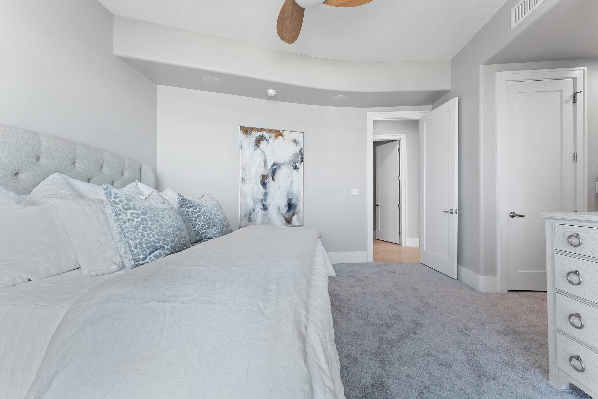 Bella Luna Condos - Residential