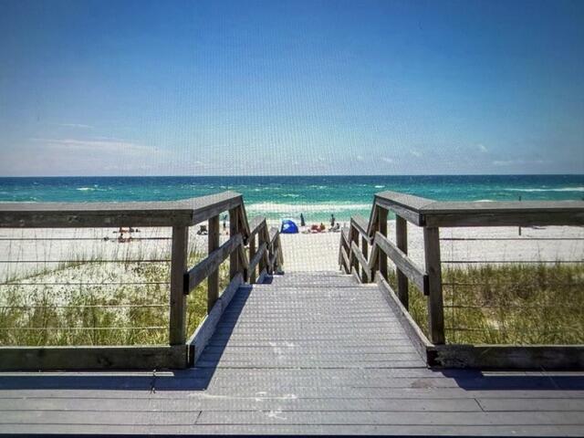 SEASCAPE CONDO FAIRWAYS AT - Residential