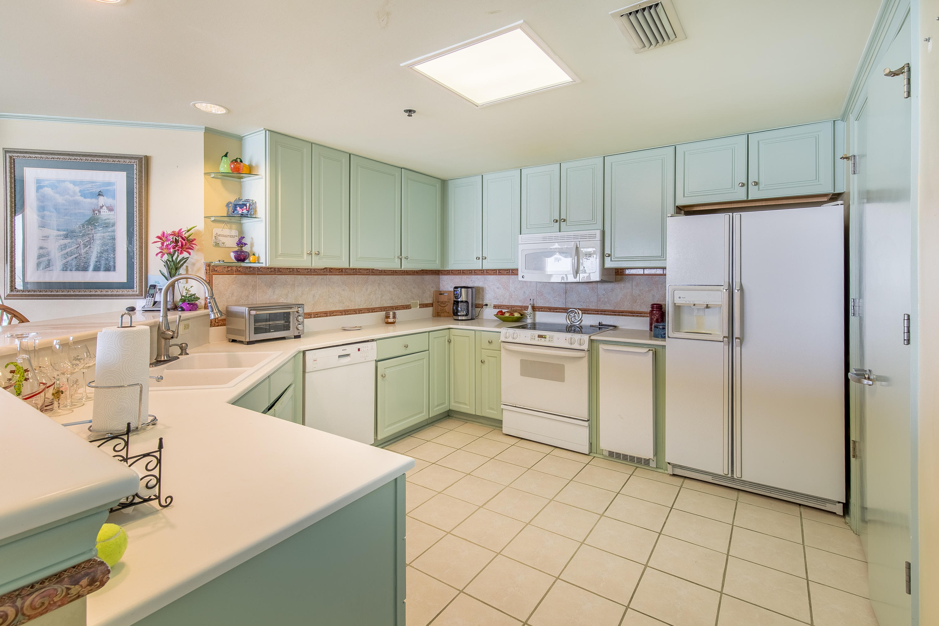 BELLE MER CONDOMINIUM - Residential