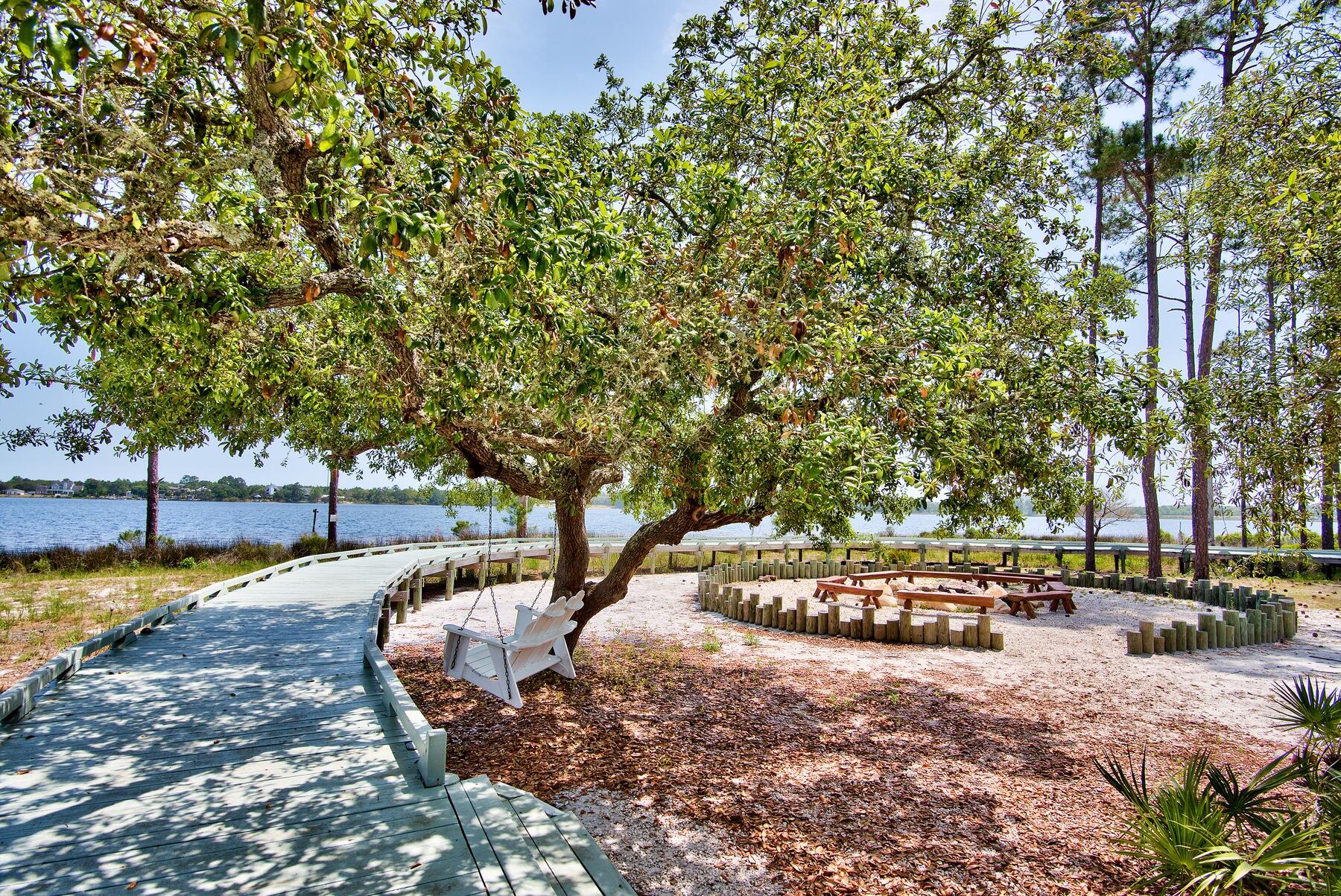 LAKESIDE LODGE AT PROSPECT POINT - Residential