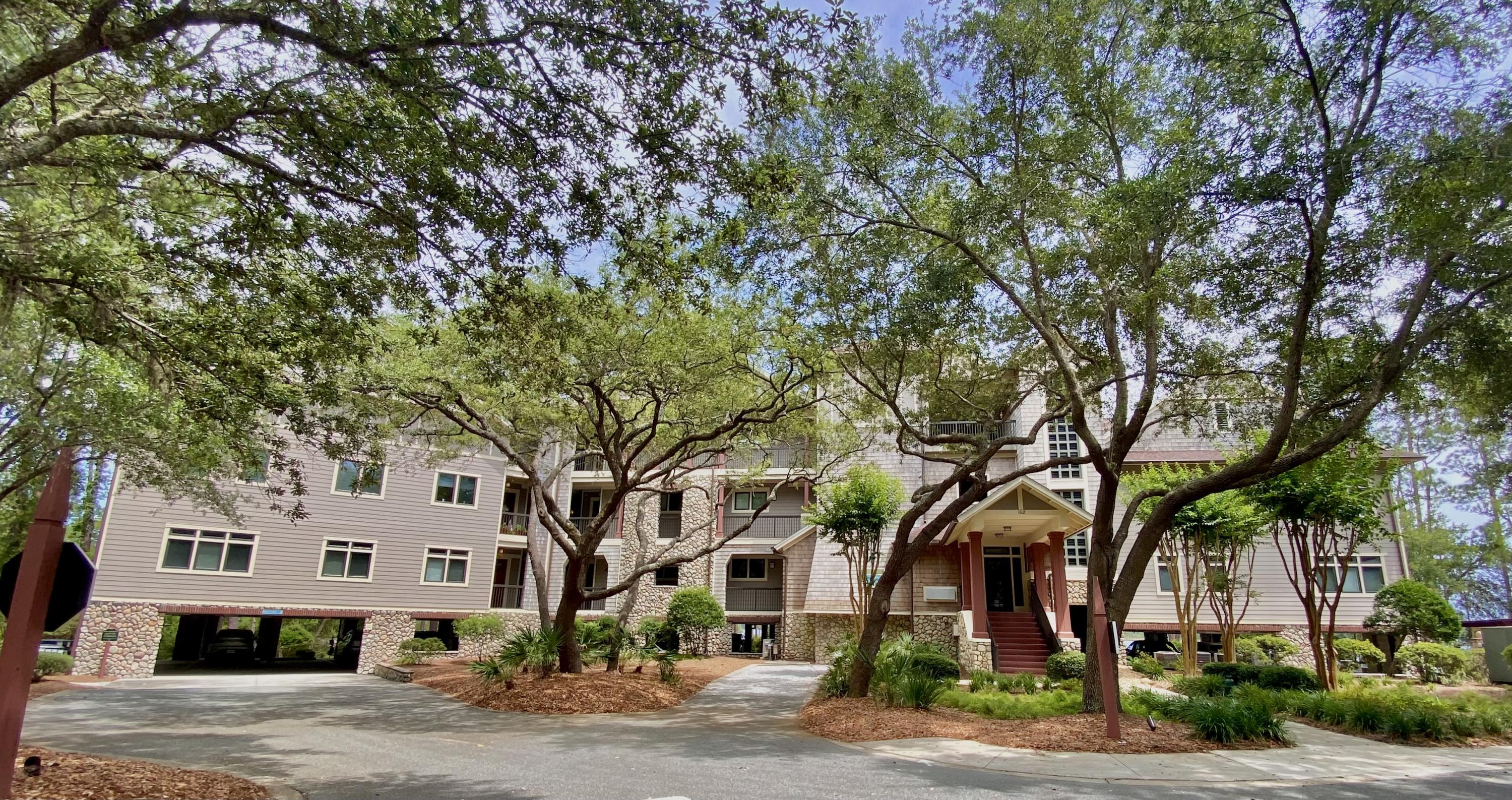 LAKESIDE LODGE AT PROSPECT POINT - Residential