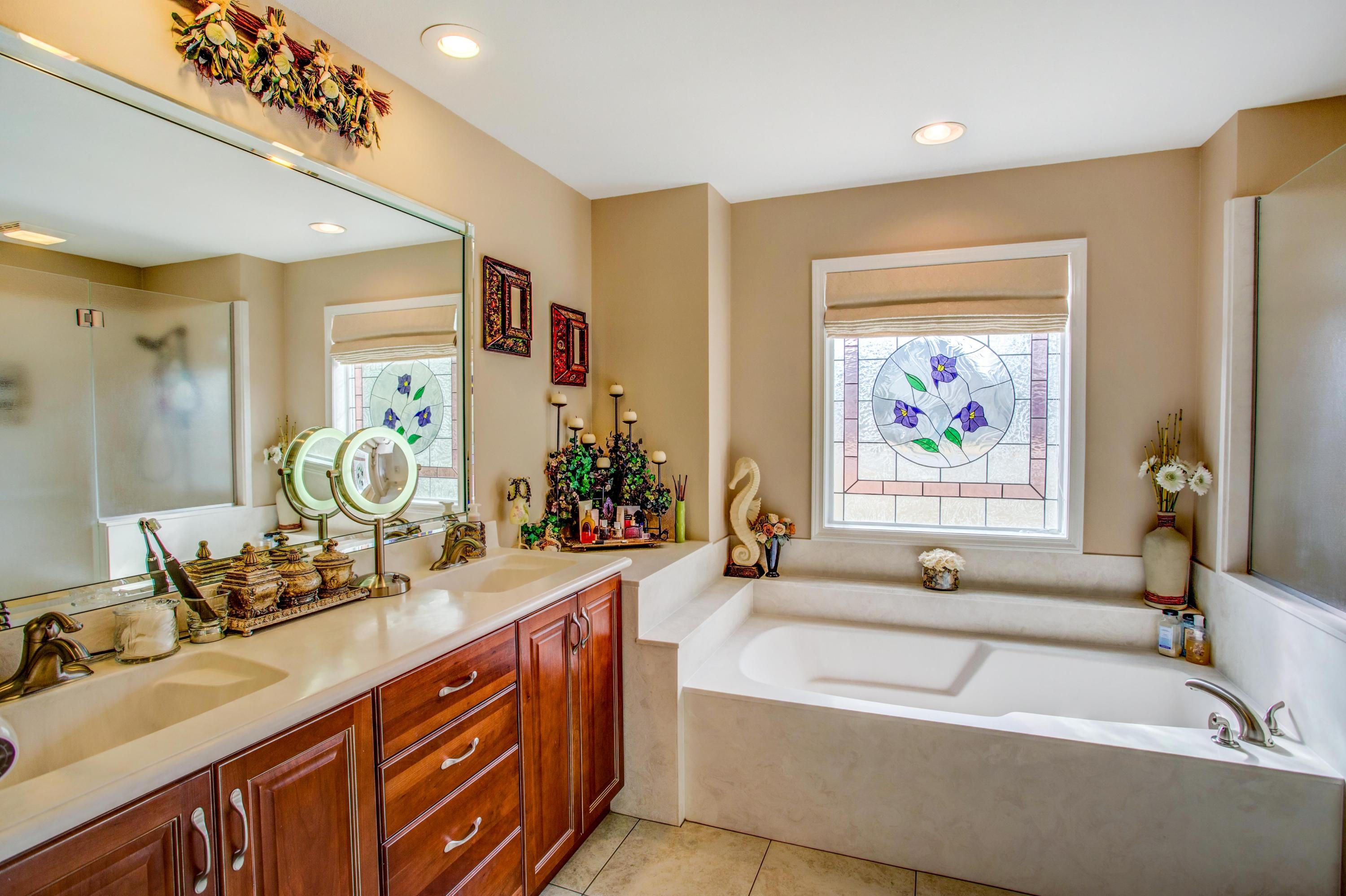 RAINTREE ESTATES - Residential