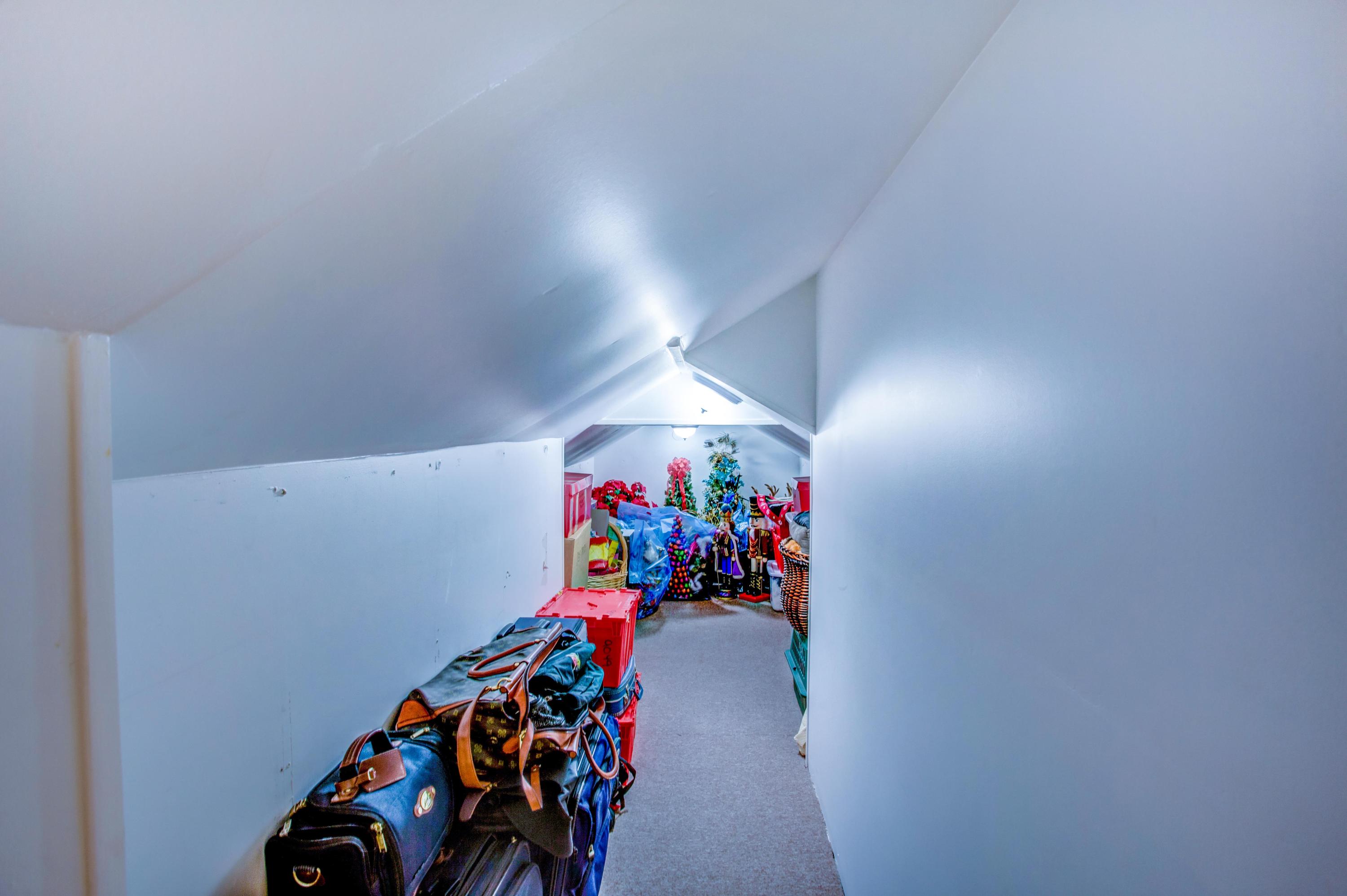 RAINTREE ESTATES - Residential