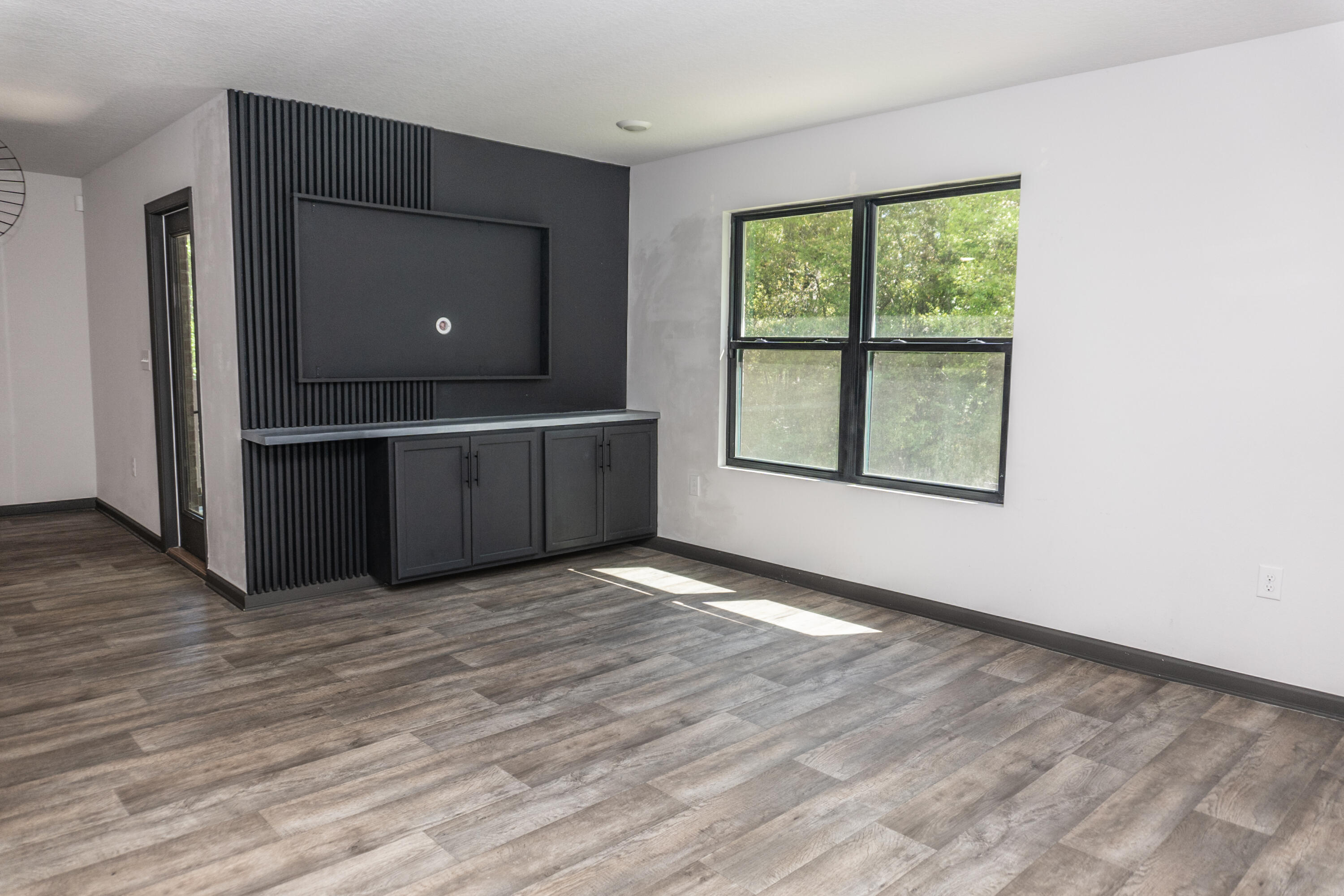 ASHTIN ESTATES - Residential Lease