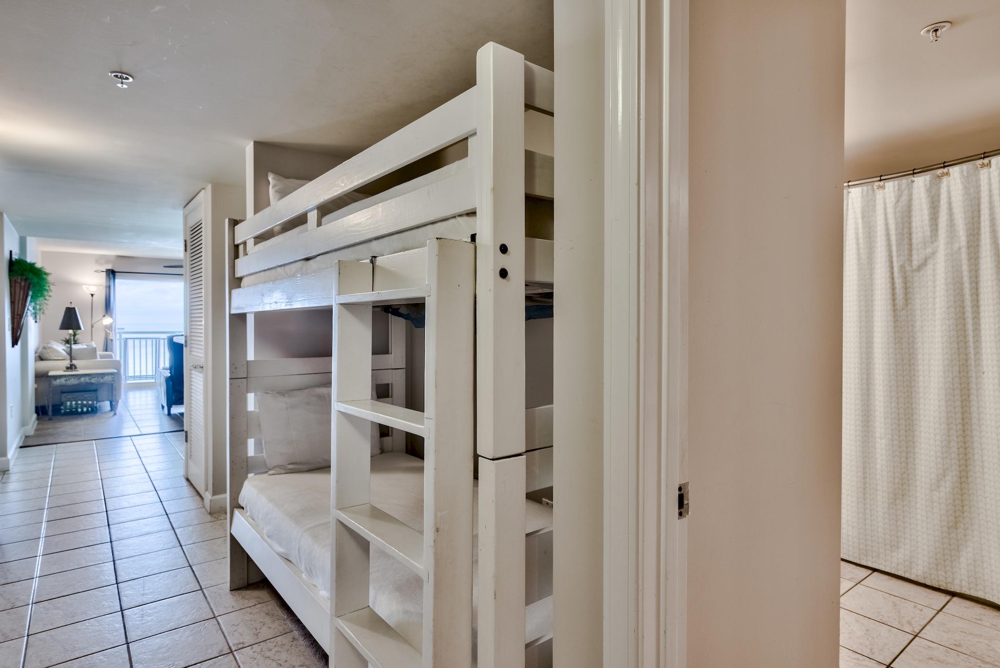 PELICAN ISLE - Residential