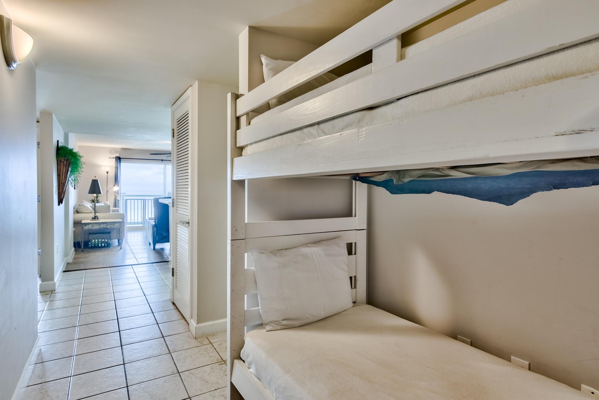 PELICAN ISLE - Residential