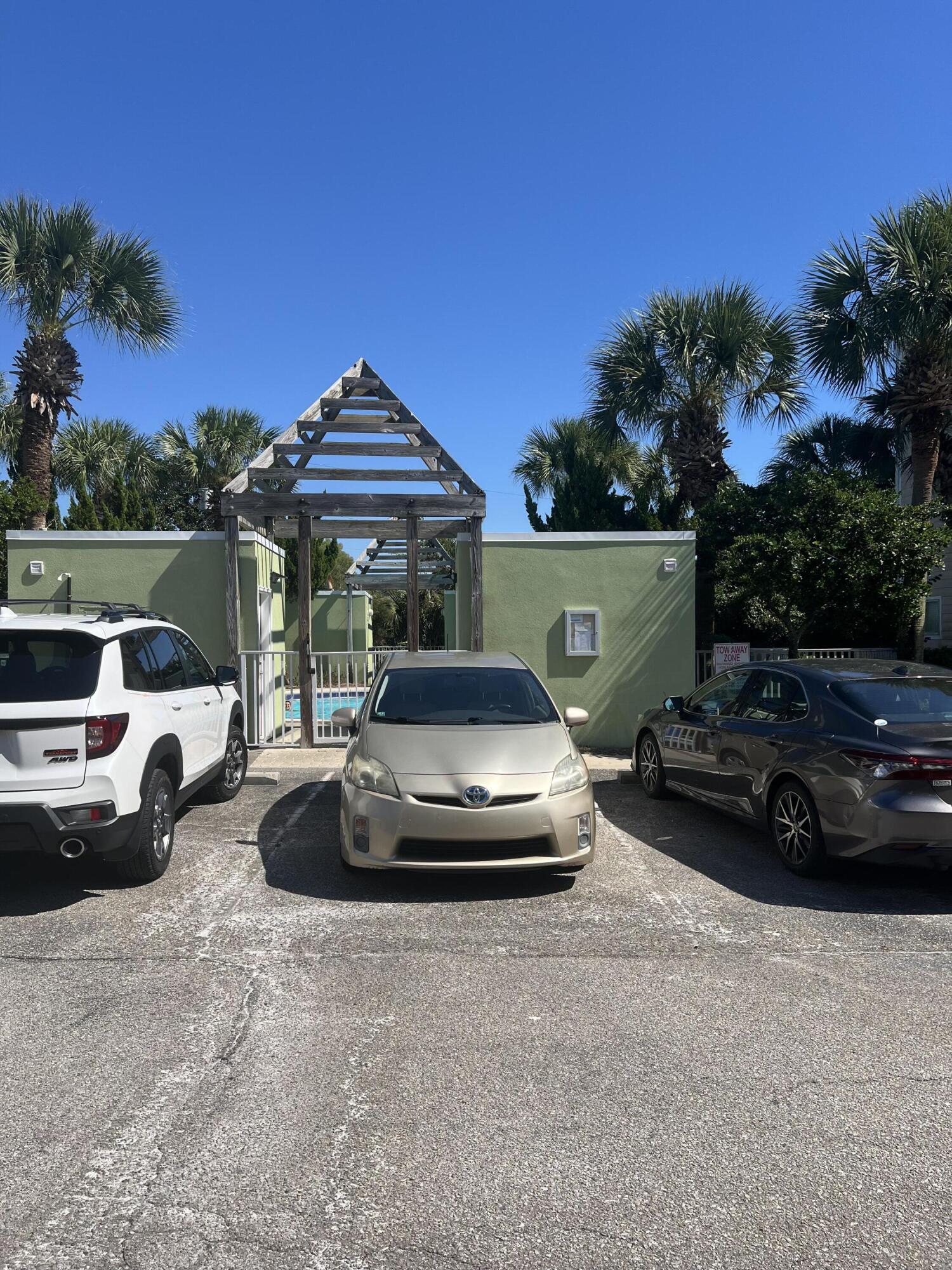 BEACH POINTE - Residential