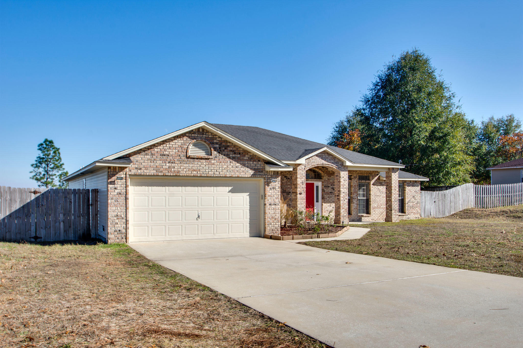 SILVER SPRINGS EST - Residential