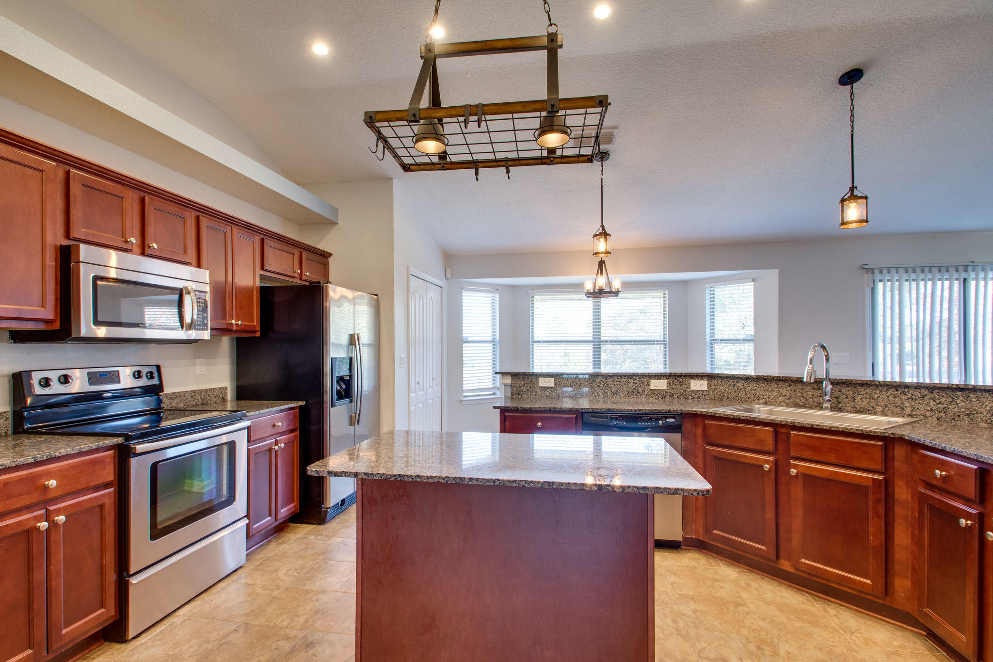 SILVER SPRINGS EST - Residential