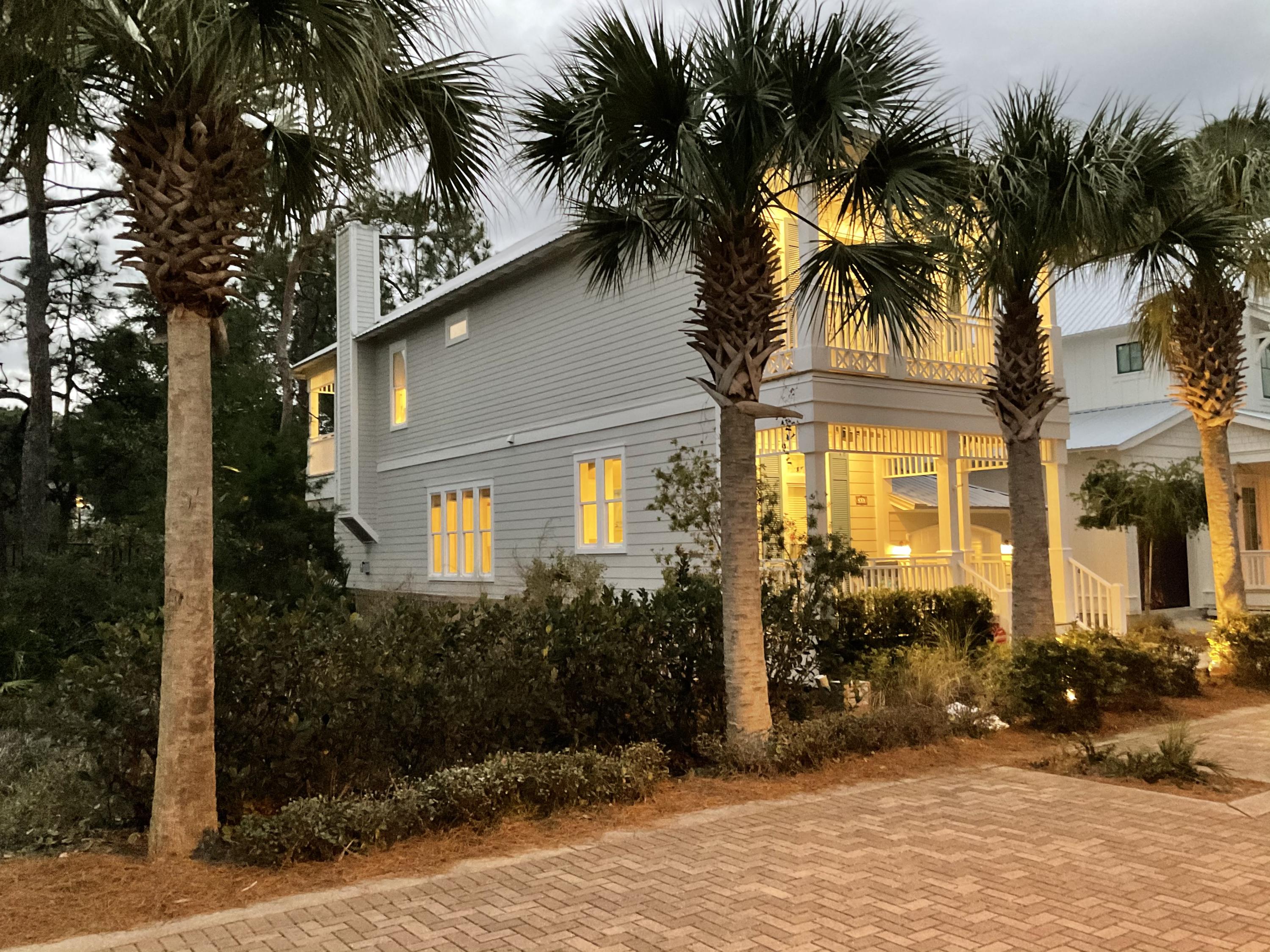 COTTAGES AT EASTERN LAKE - Residential
