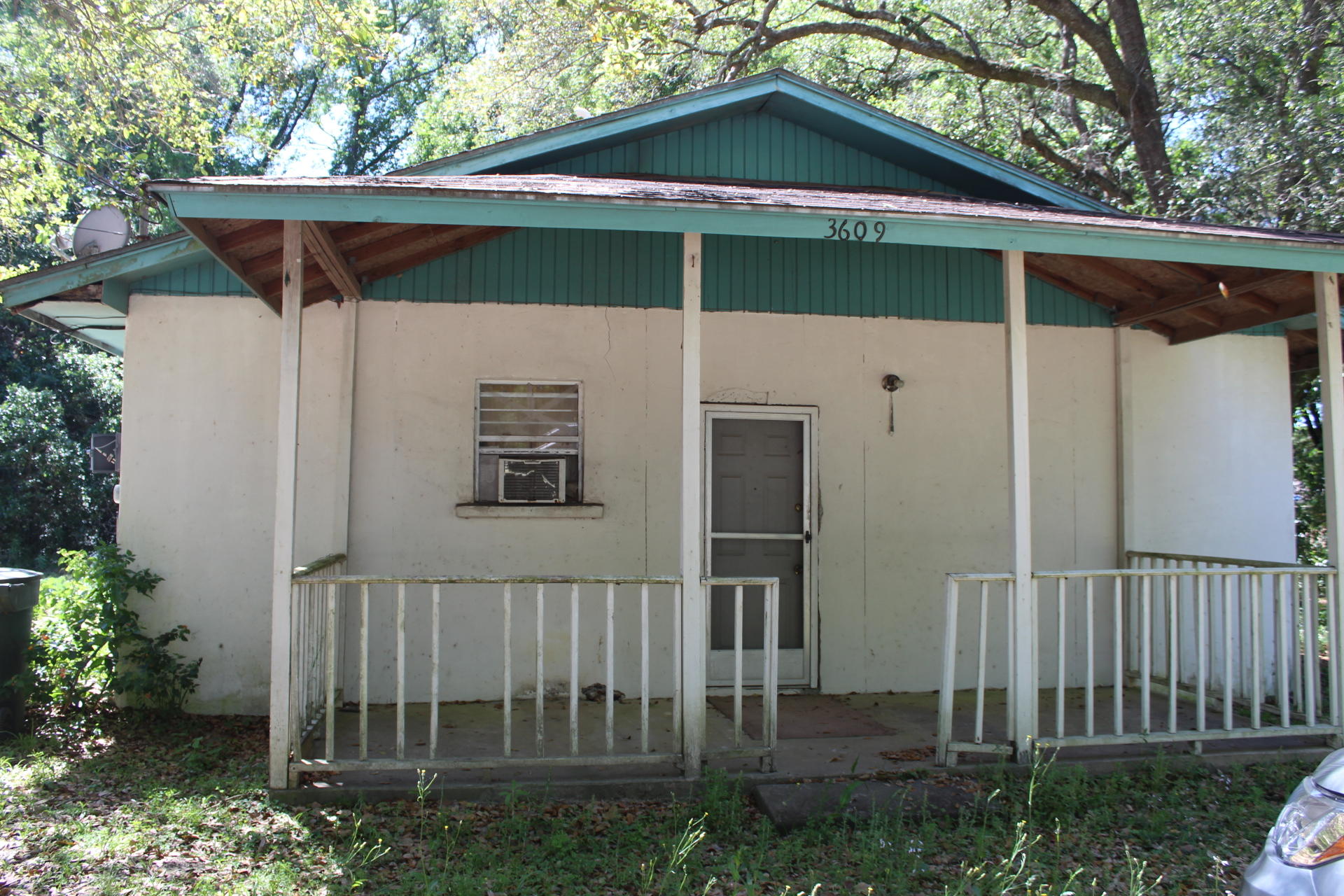 NO RECORDED SUBDIVISION - Residential