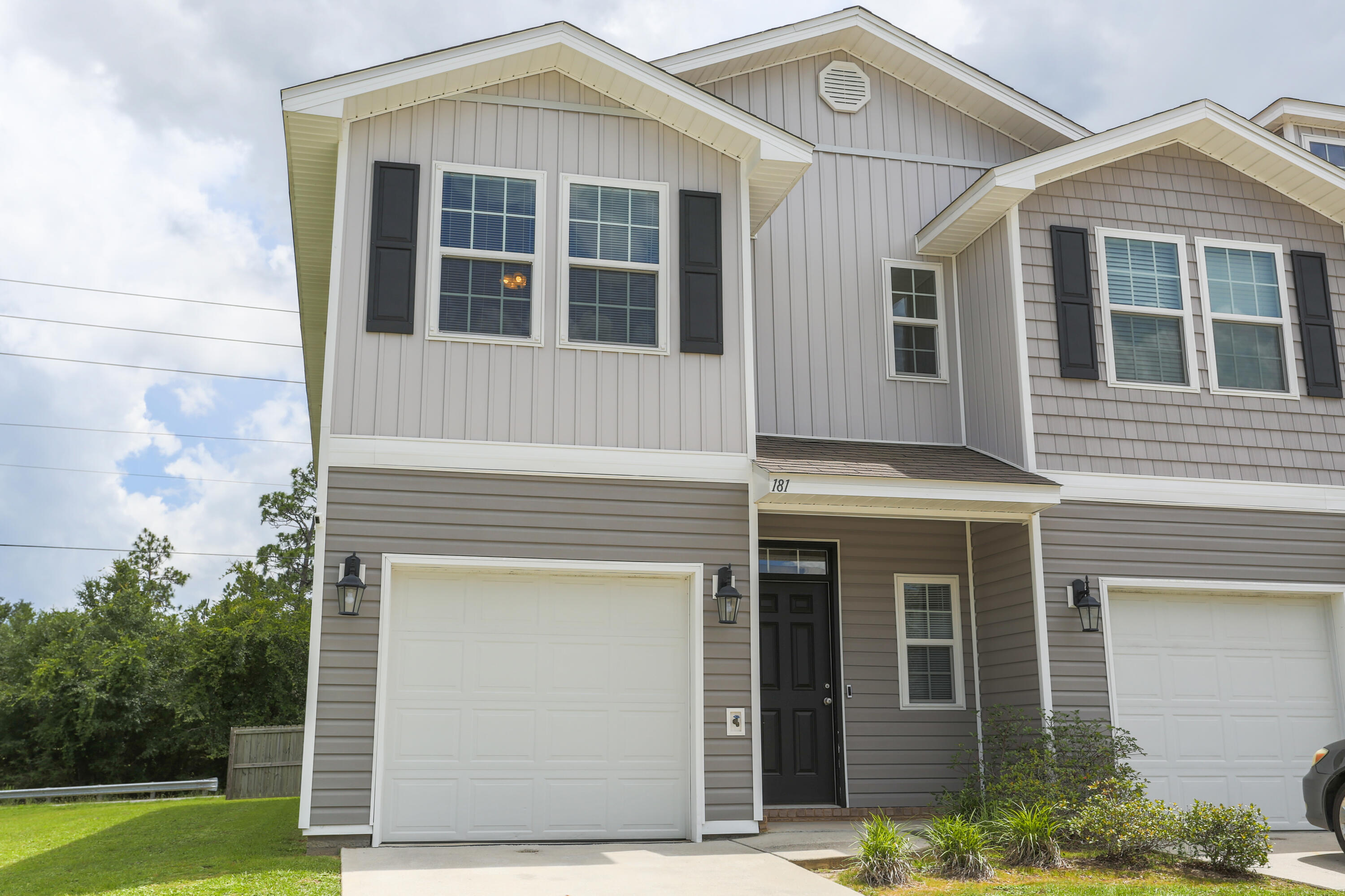 Located in the heart of Crestview across from the Redstone Commons. 3 bed, 2.5 bath end unit. The open kitchen has stainless steel appliances and breakfast bar. The living/dining area looks out to the back patio (with lawn maintenance covered by the HOA) The HOA is 248.24 per quarter. The bedrooms are located upstairs as well as the laundry room. The middle school and elementary school are less than a mile down the road. Short commute to shopping, and local military bases. Great starter home or rental investment- schedule your showing today!
