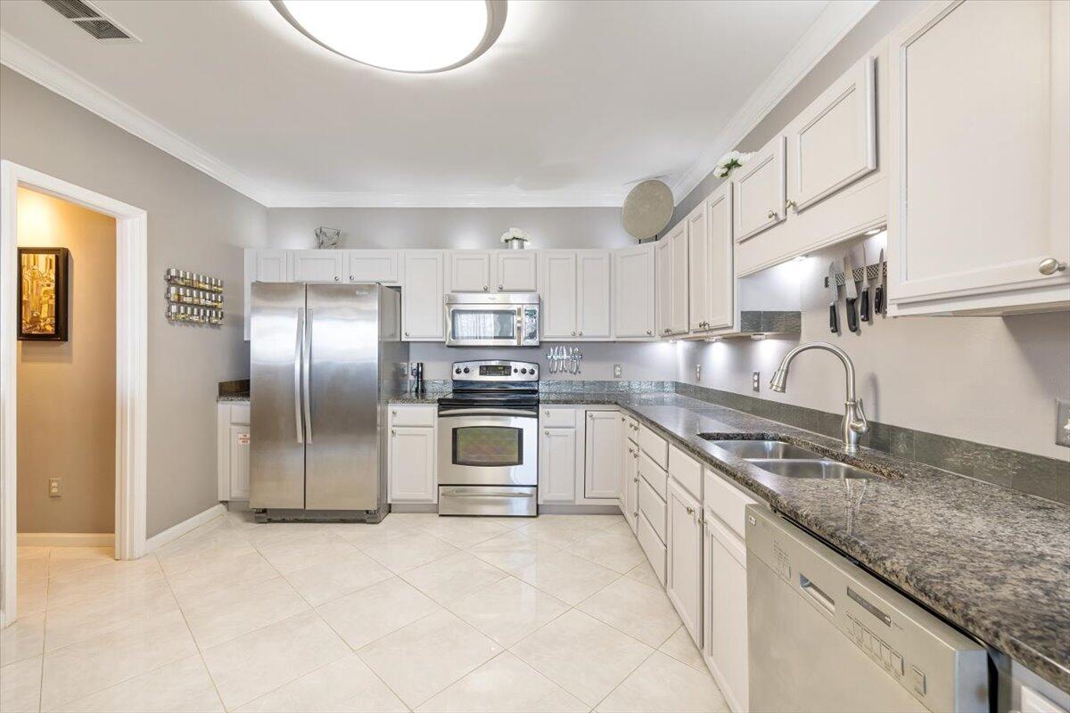 BARATARIA CONDO - Residential