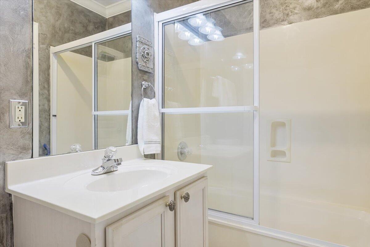 BARATARIA CONDO - Residential