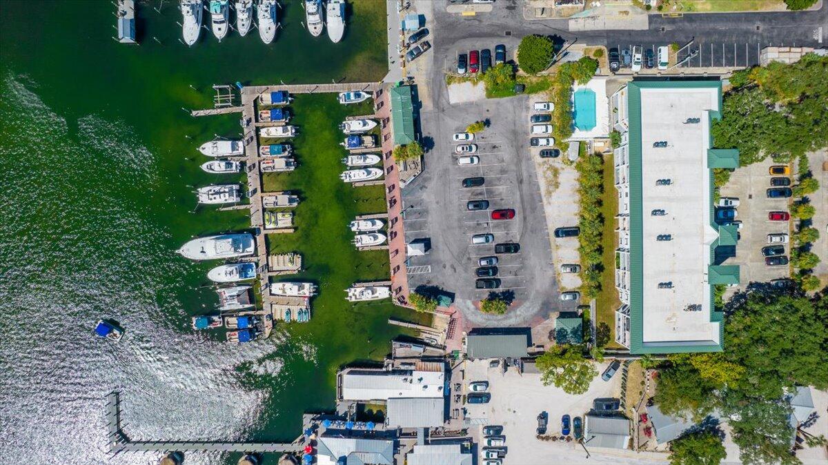 BARATARIA CONDO - Residential