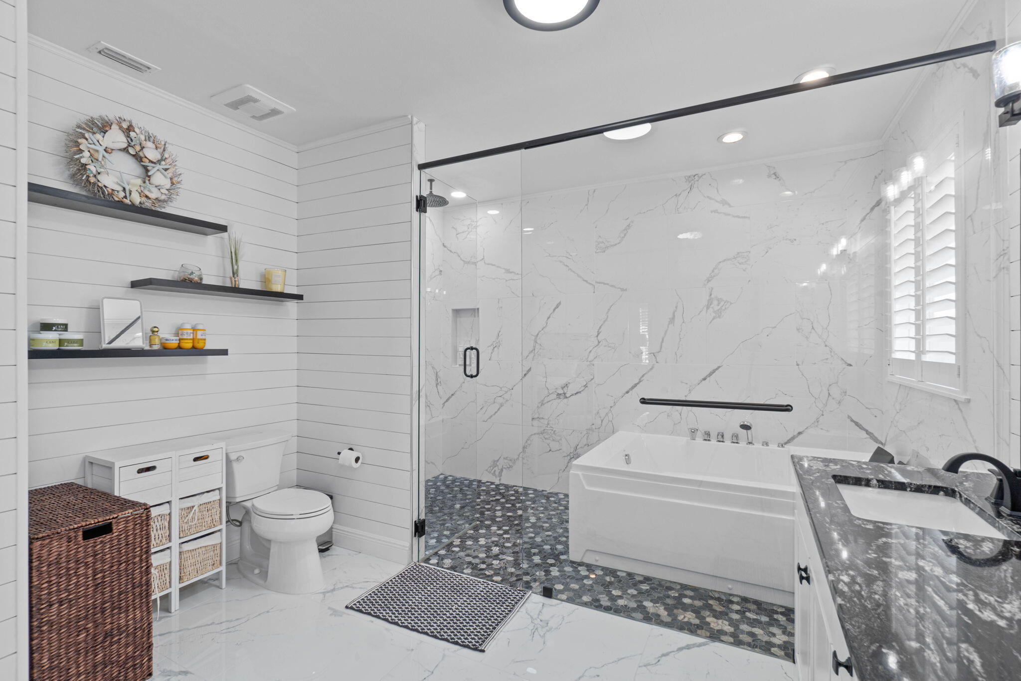 ROCKY BAYOU ESTATES 12B - Residential