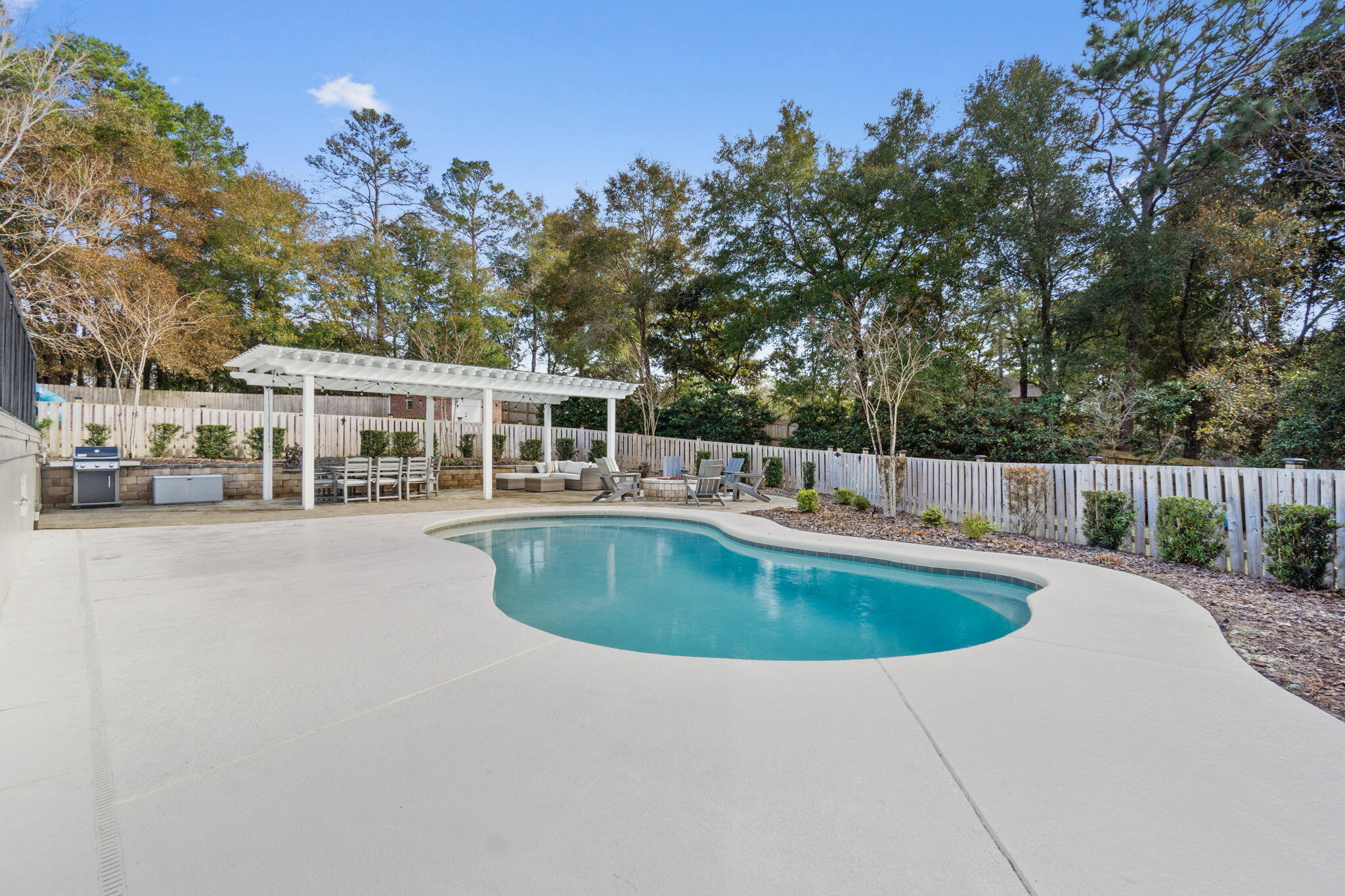 ROCKY BAYOU ESTATES 12B - Residential