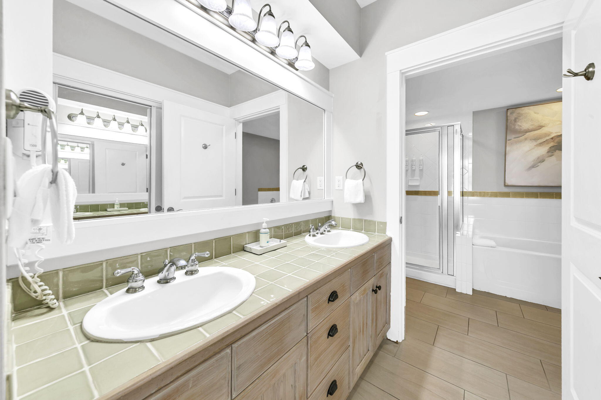 Observation Point North - Residential