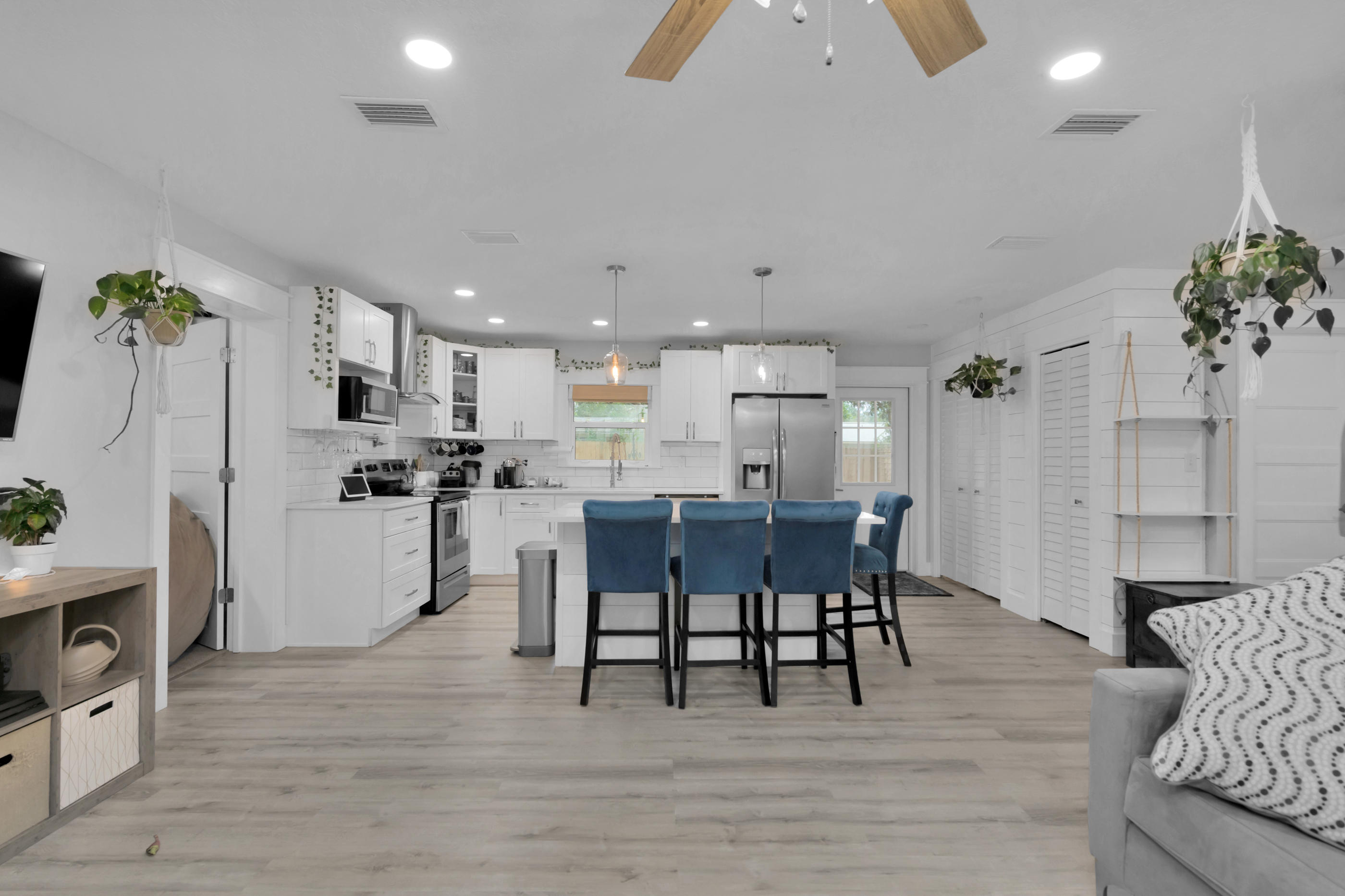 OAKLAND HEIGHTS - Residential Lease