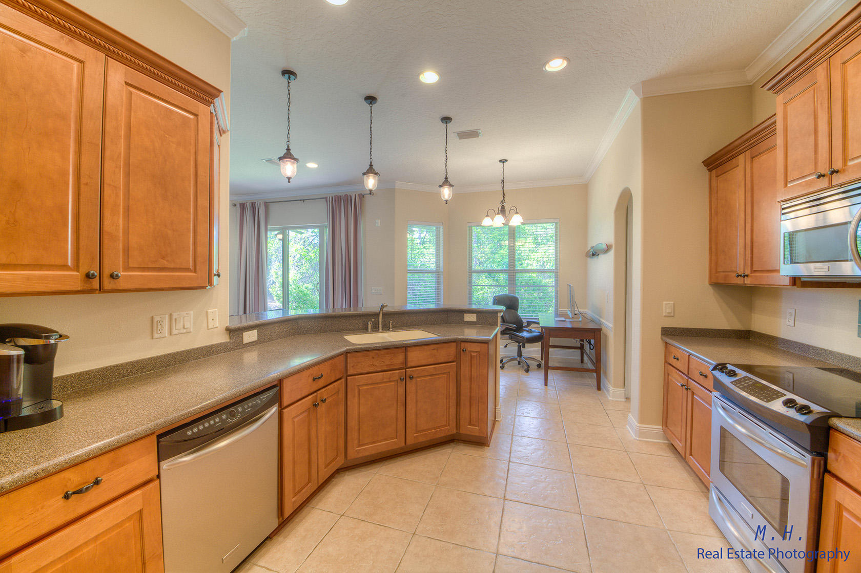 CHARDONNAY ESTATES - Residential