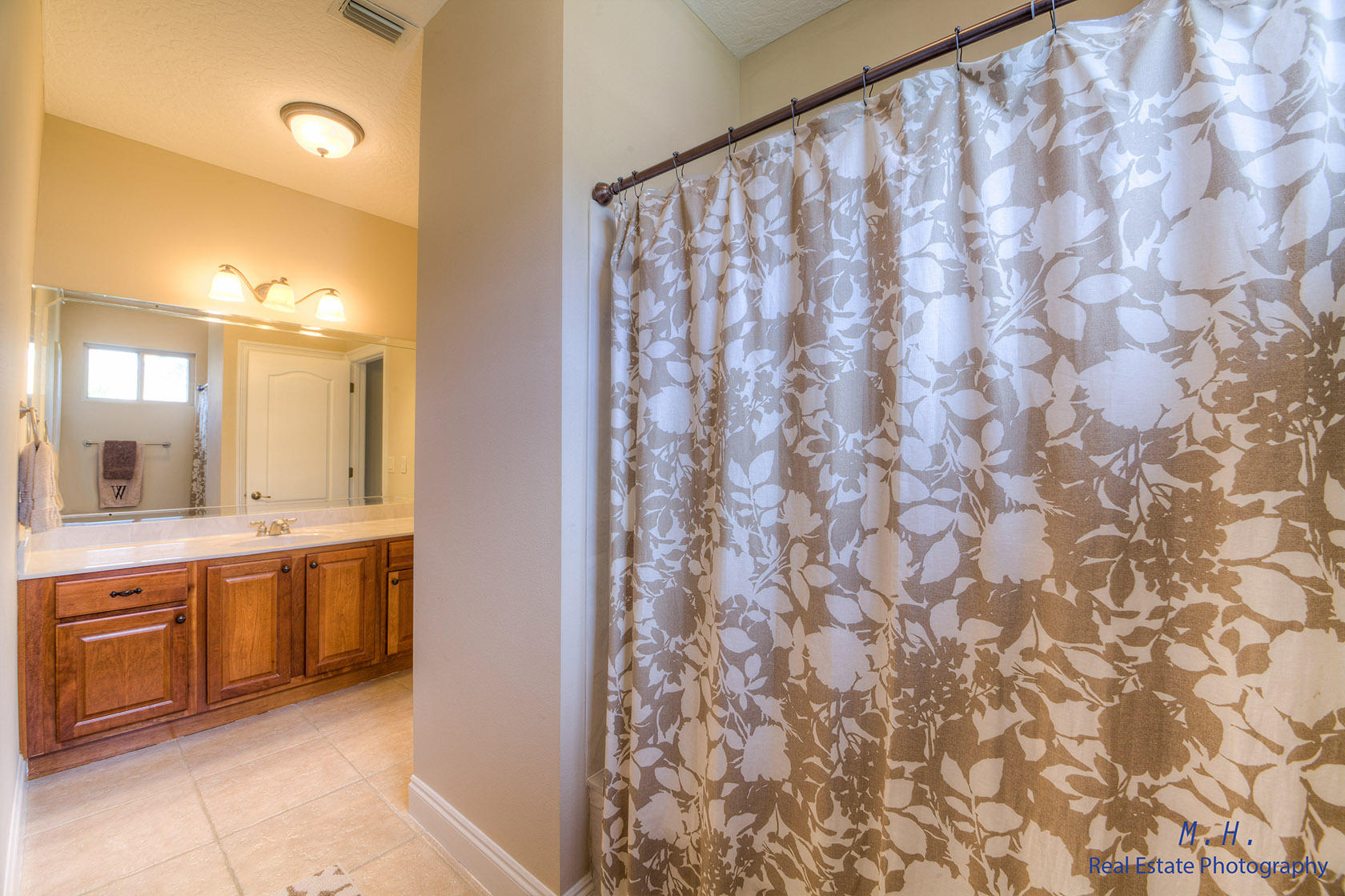 CHARDONNAY ESTATES - Residential