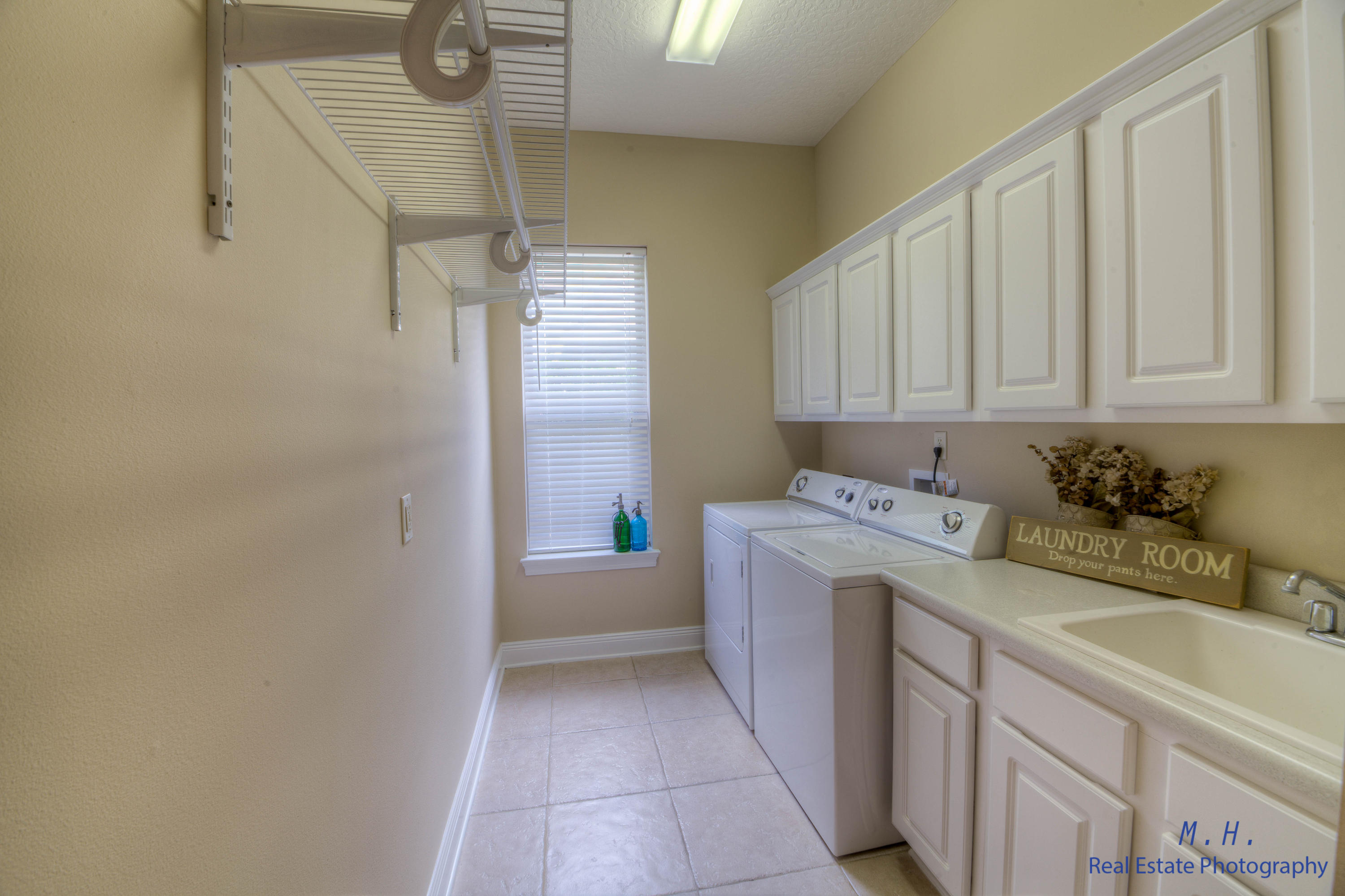 CHARDONNAY ESTATES - Residential