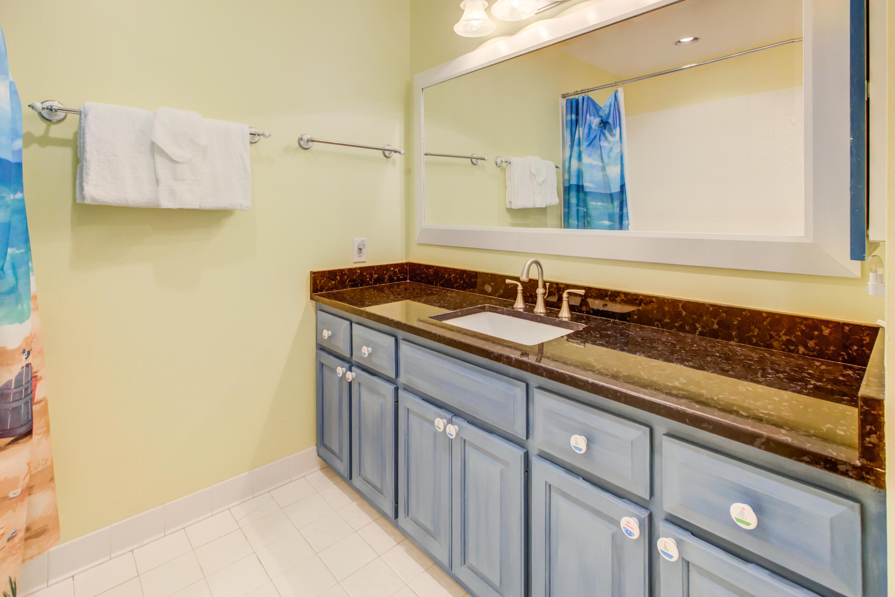 HIDDEN DUNES BEACH VILLAS CONDO - Residential