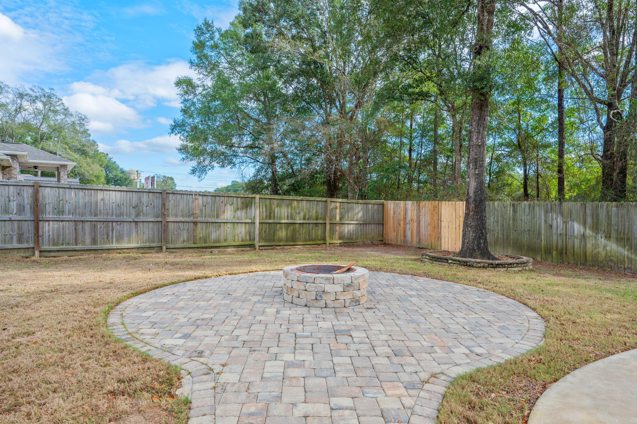 LAKE ARTHUR ESTATES - Residential