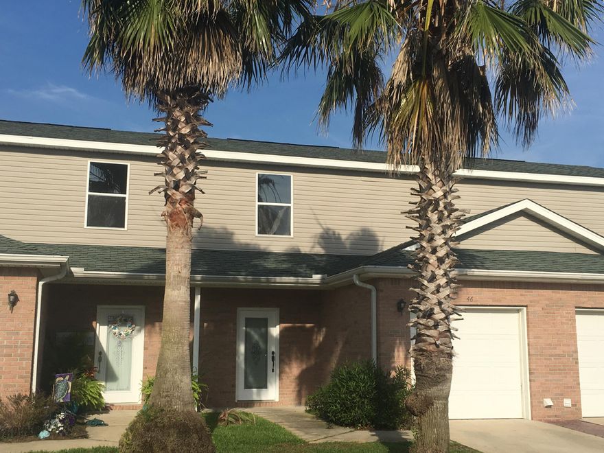 What a great property for a first time home buyer or investment property. This is a well maintained property that has all new carpet and all new paint (including garage and closets). Move in ready!!! What a cute townhome development. This is in the heart of Destin and close to the beach and the bay. This community has a great pool and is a very quite subdivision. Come see this today!