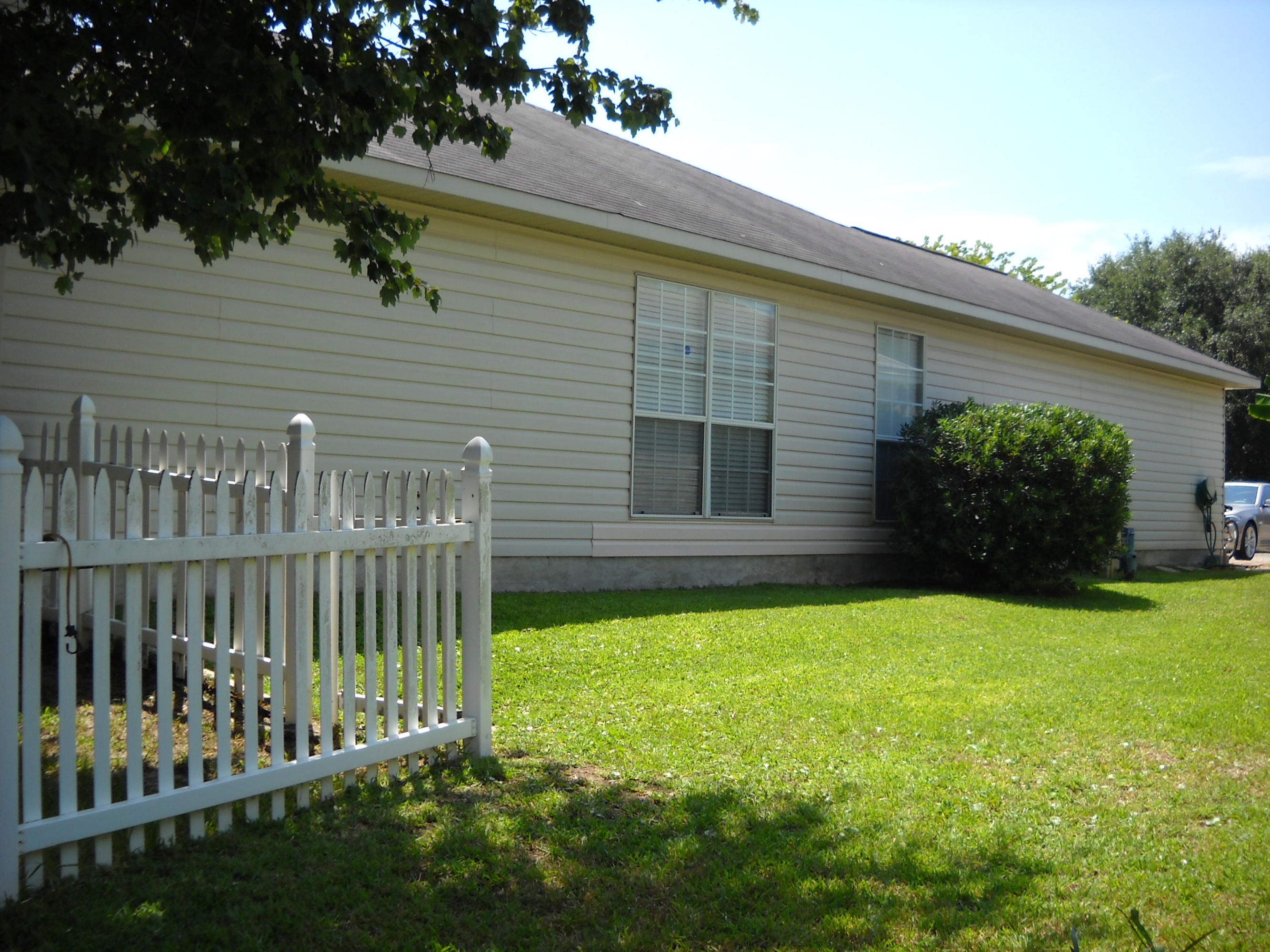 AZALEA GARDENS DESTIN LOT 19 - Residential