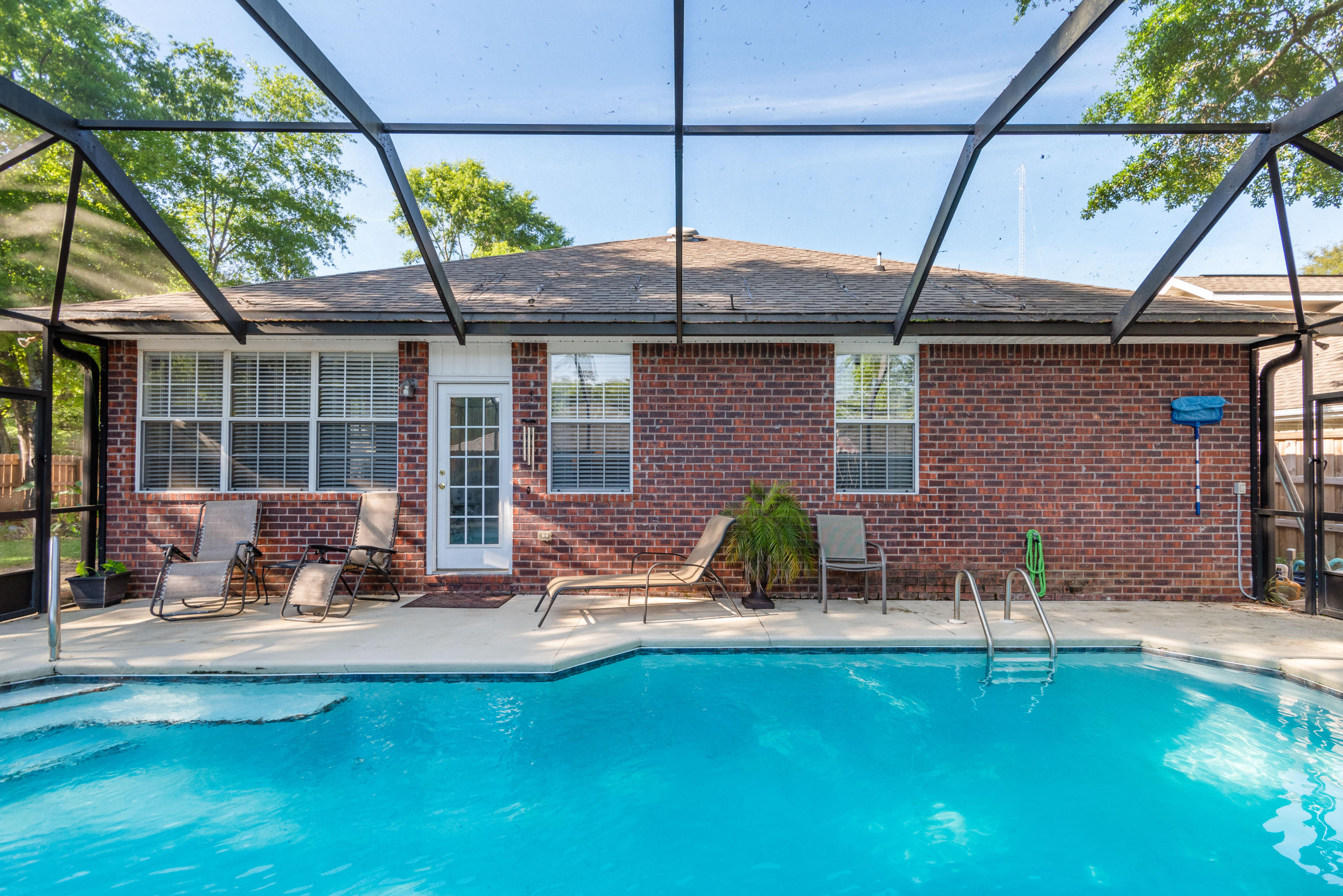 CEDAR LAKE - Residential