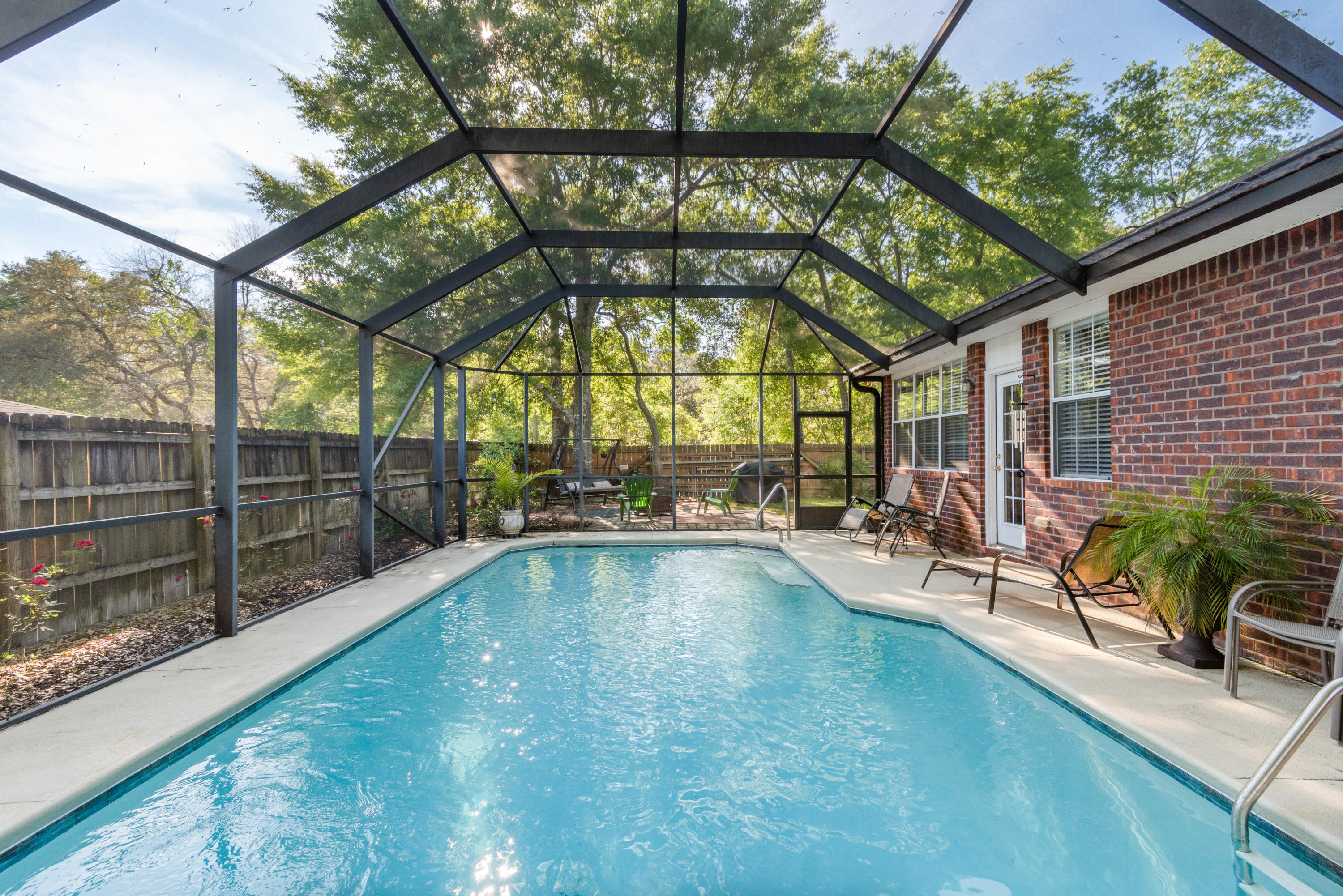 CEDAR LAKE - Residential