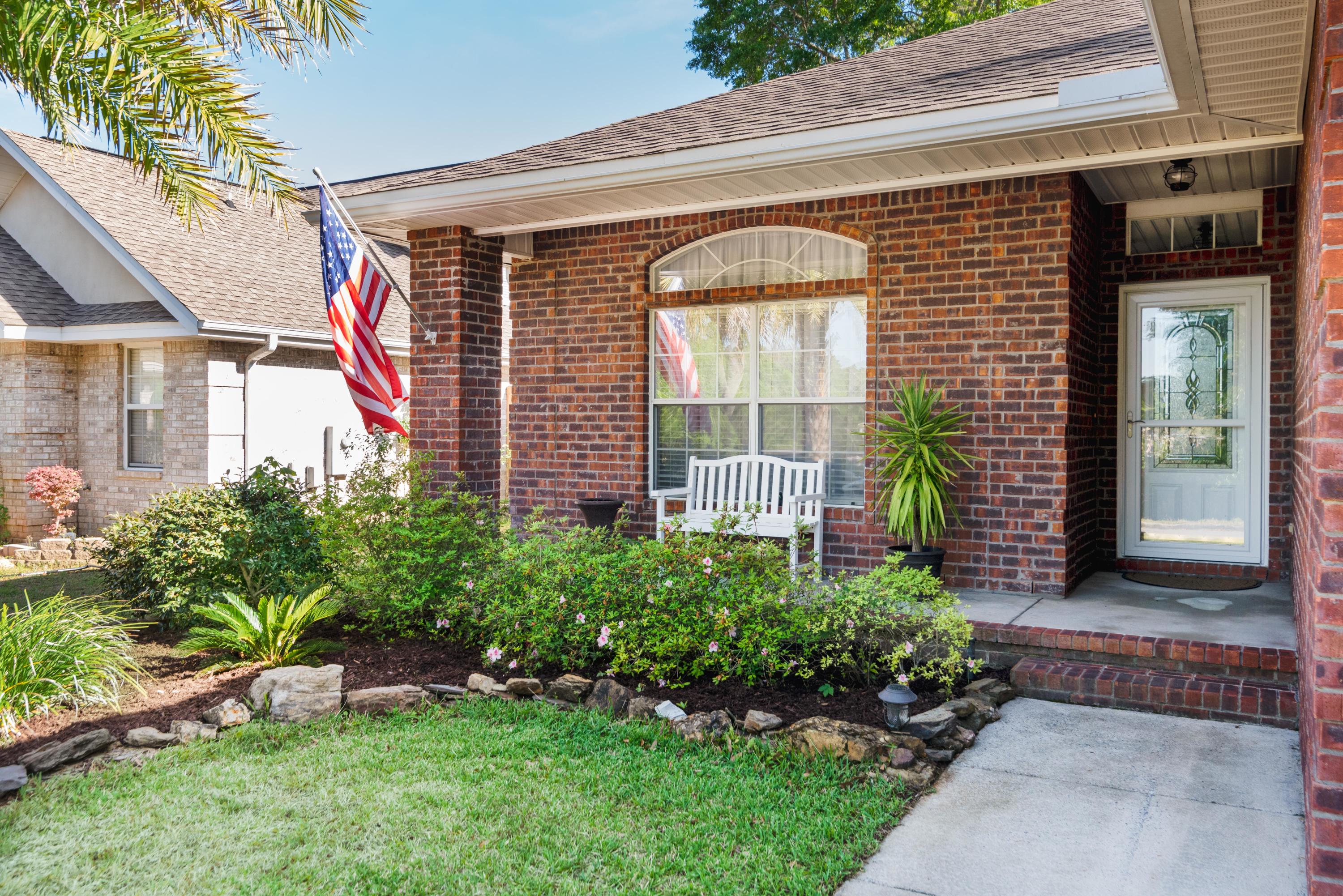 CEDAR LAKE - Residential