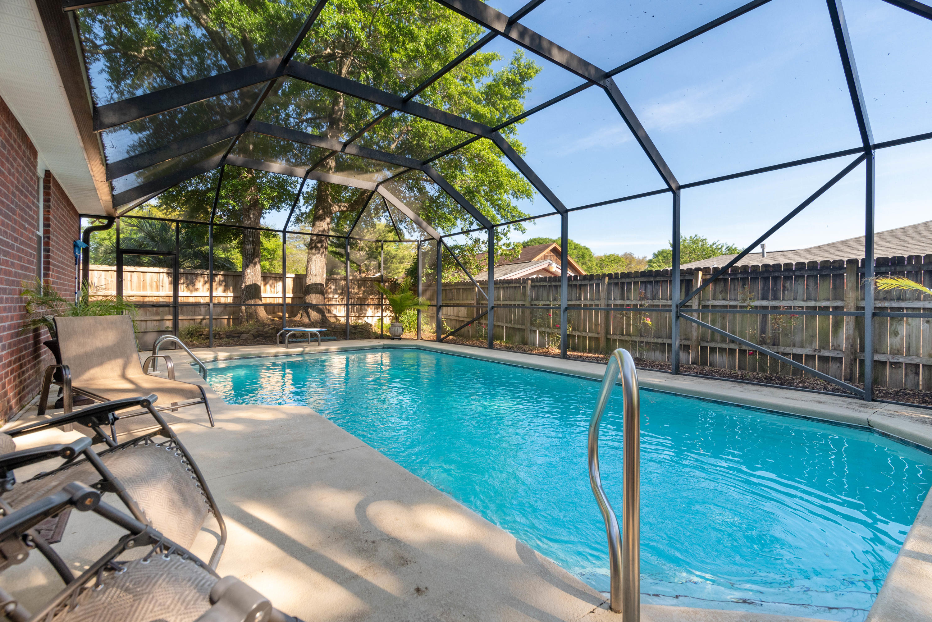 CEDAR LAKE - Residential