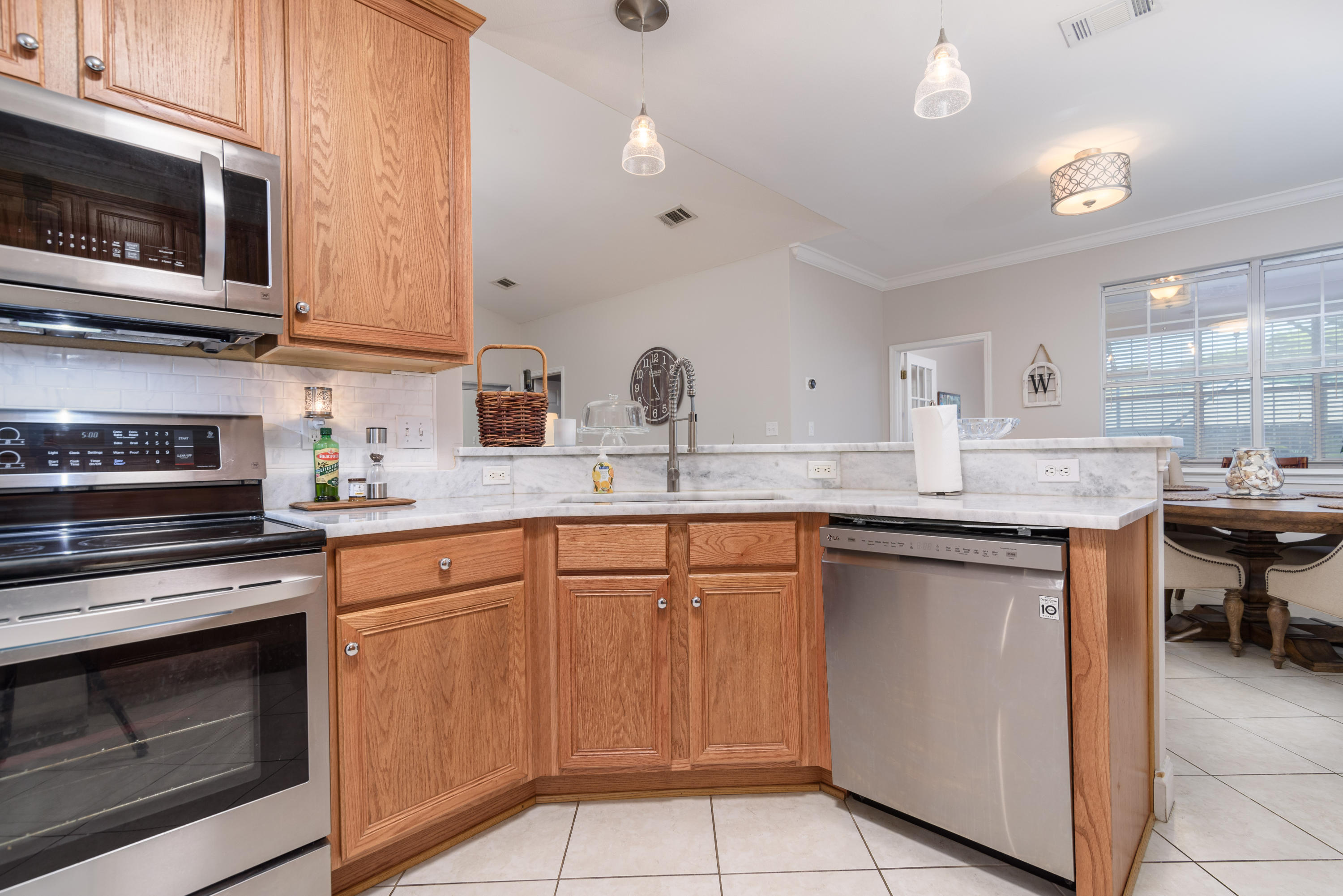 CEDAR LAKE - Residential