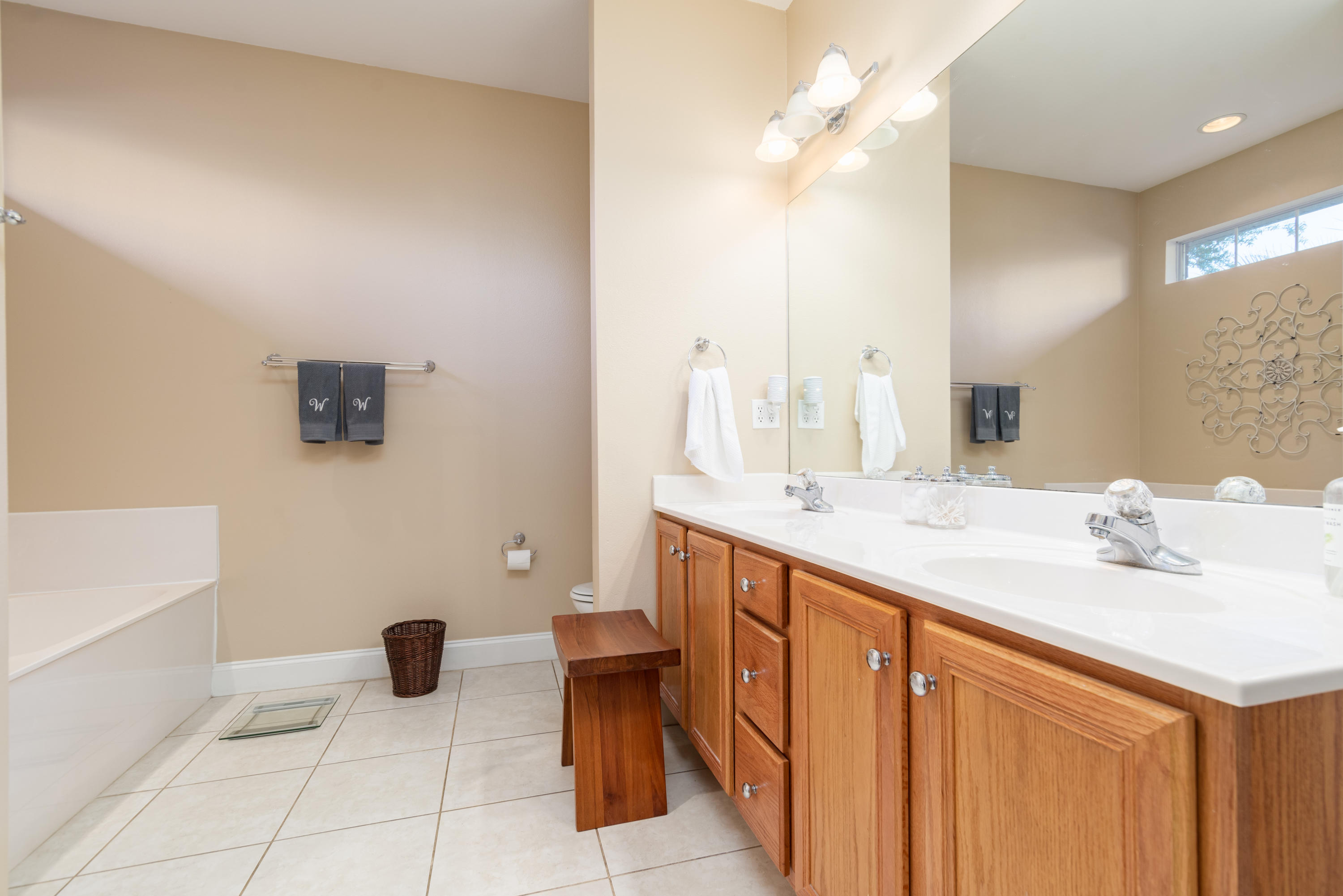 CEDAR LAKE - Residential