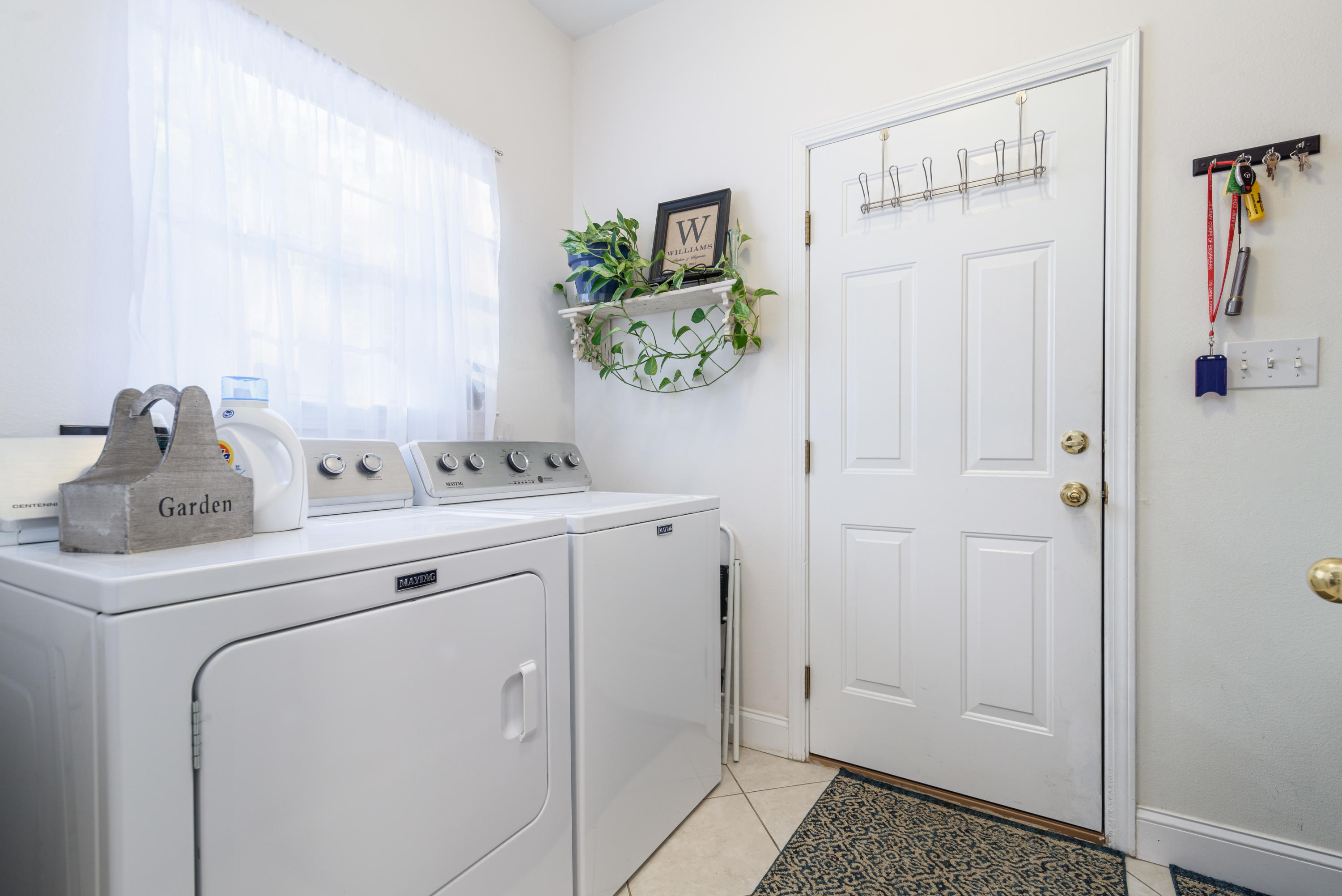 CEDAR LAKE - Residential