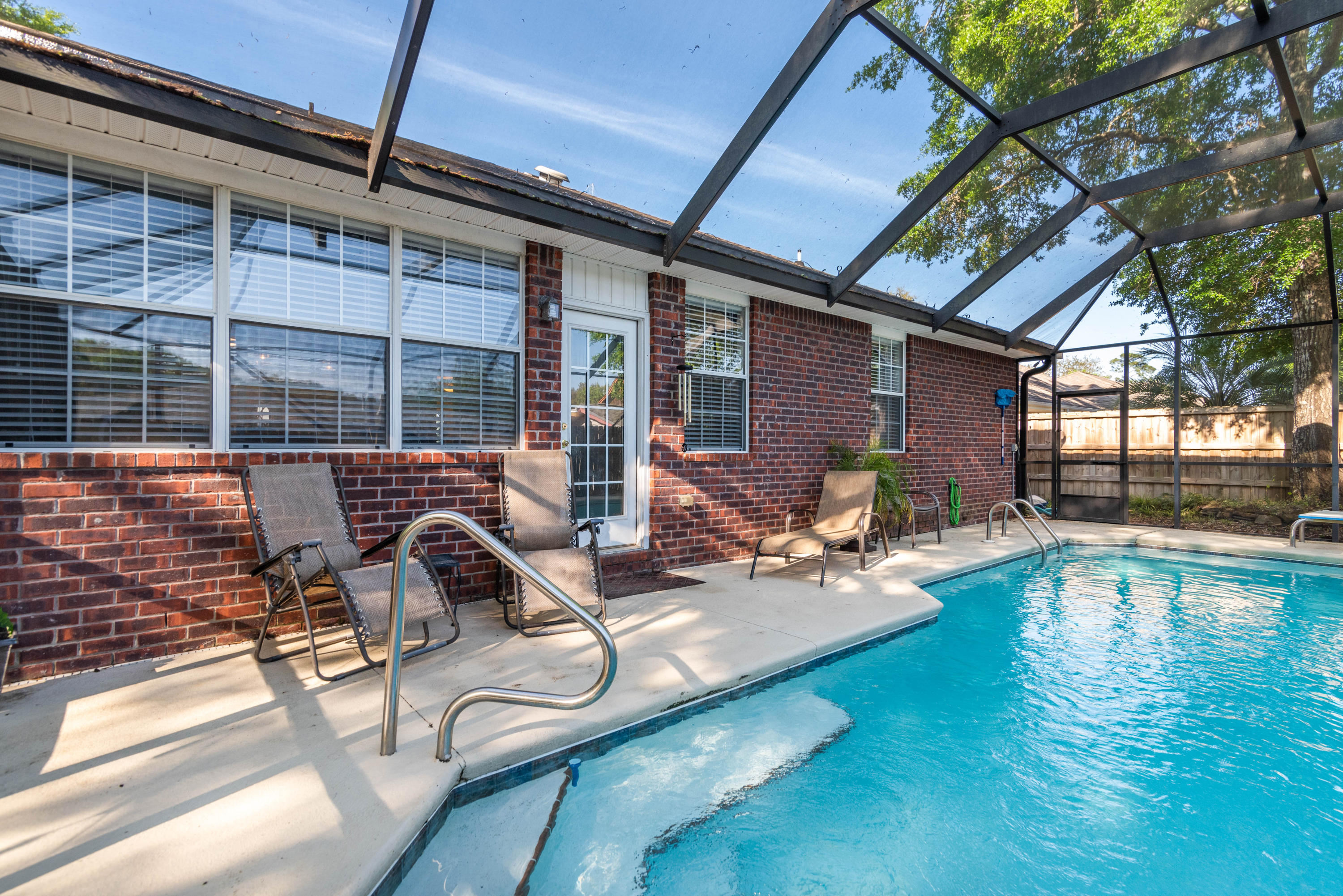 CEDAR LAKE - Residential