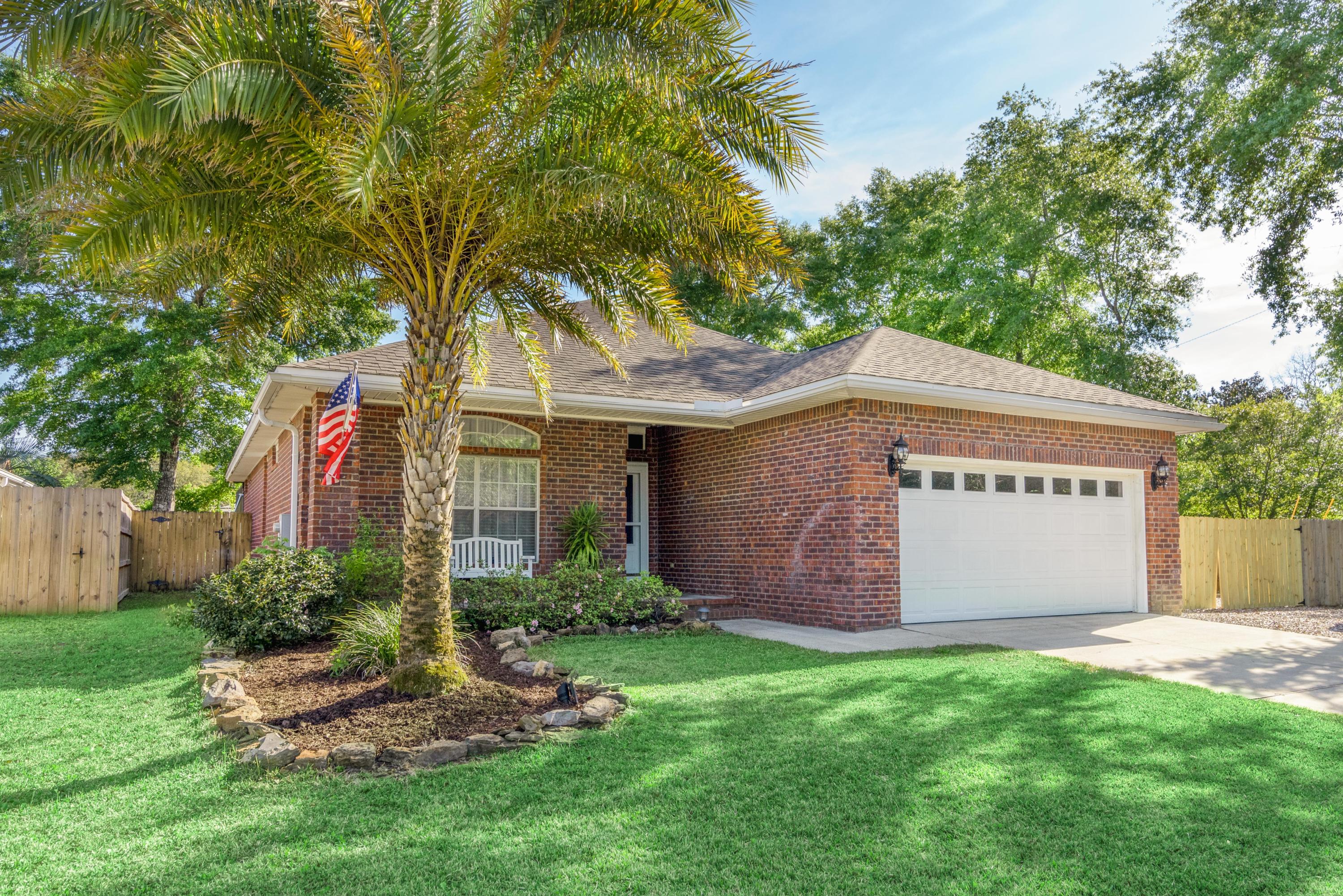 CEDAR LAKE - Residential