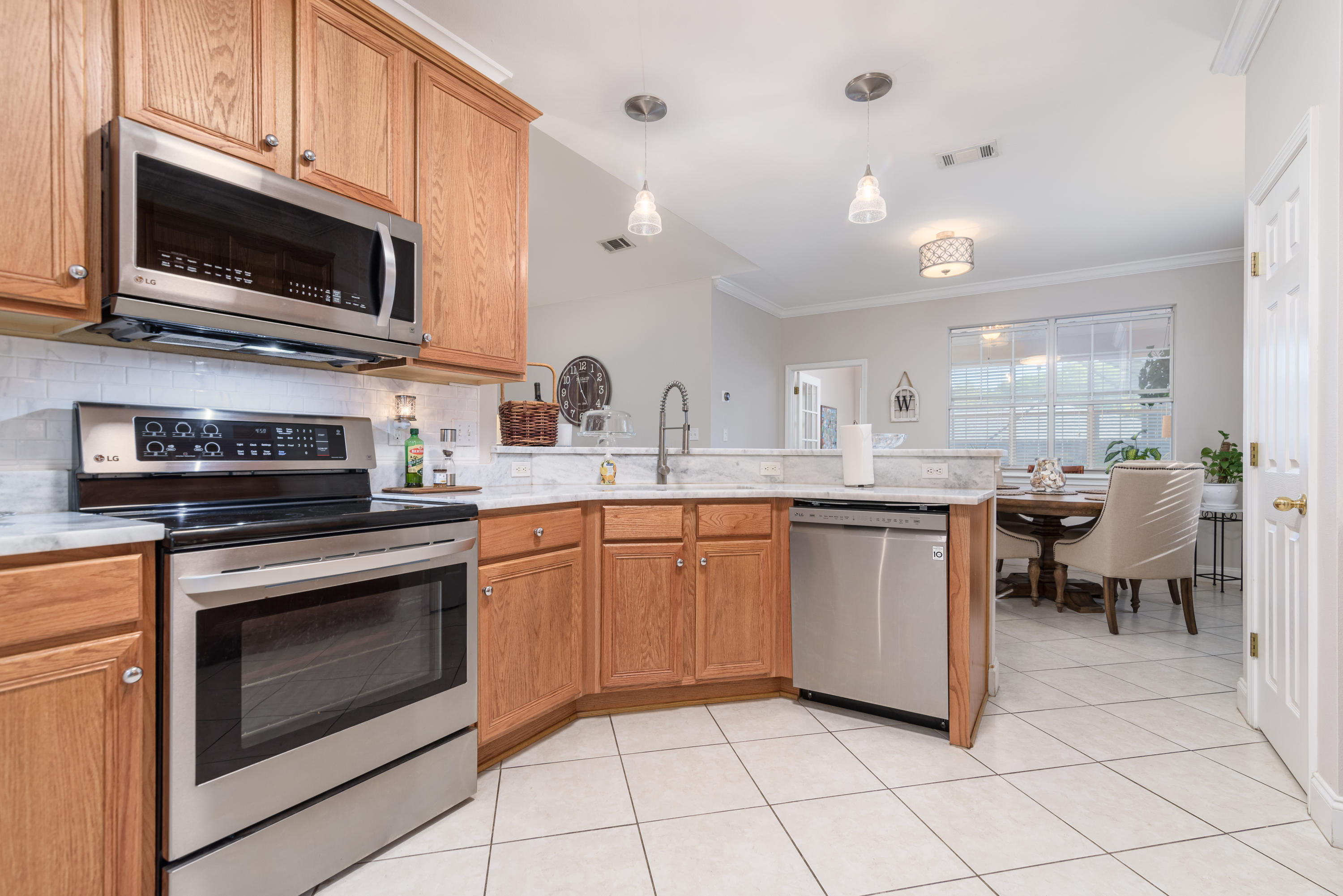 CEDAR LAKE - Residential