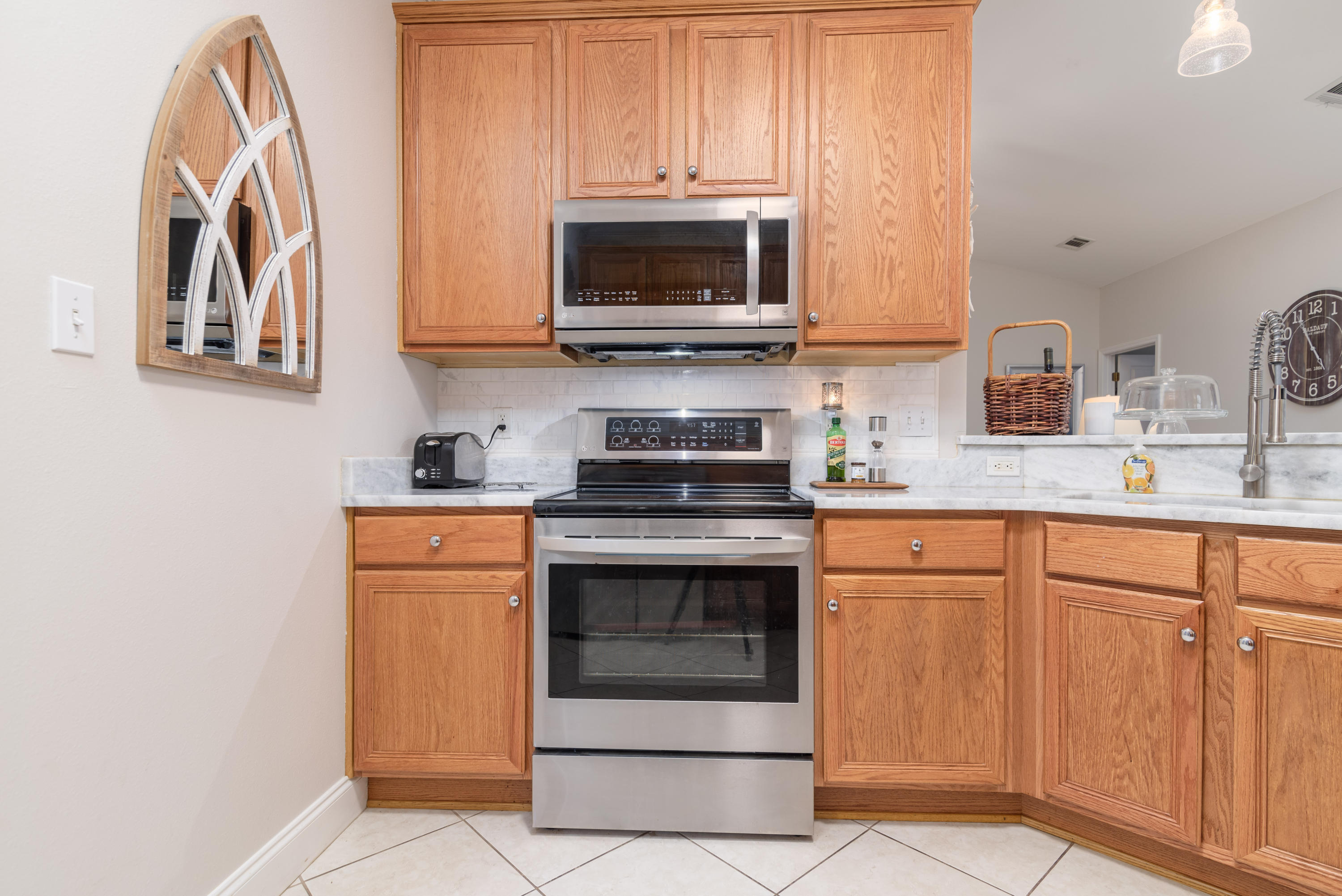 CEDAR LAKE - Residential