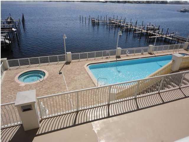 PRESIDIO YACHT CLUB - Residential