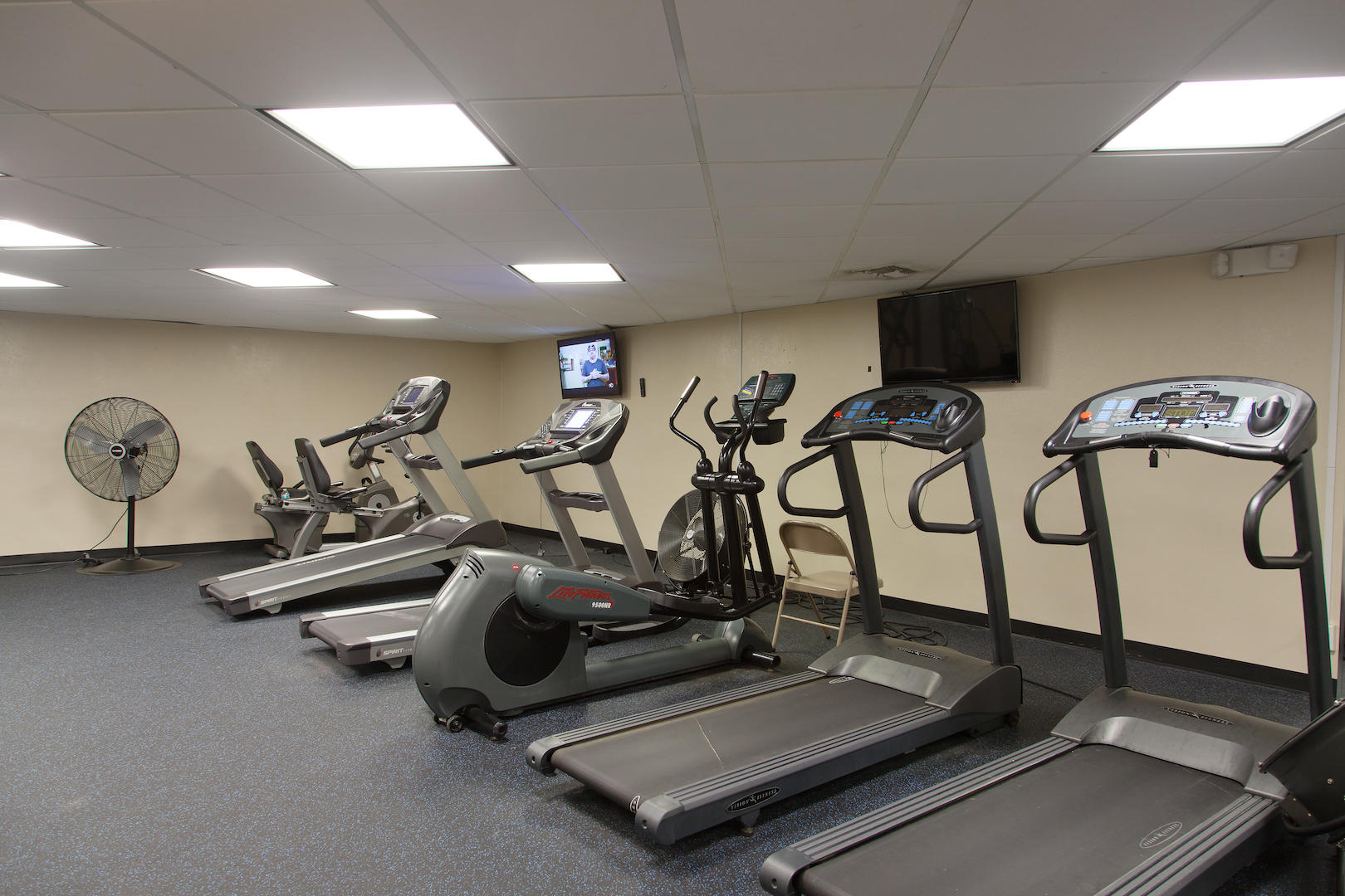 HOLIDAY SURF & RACQUET CLUB - Residential