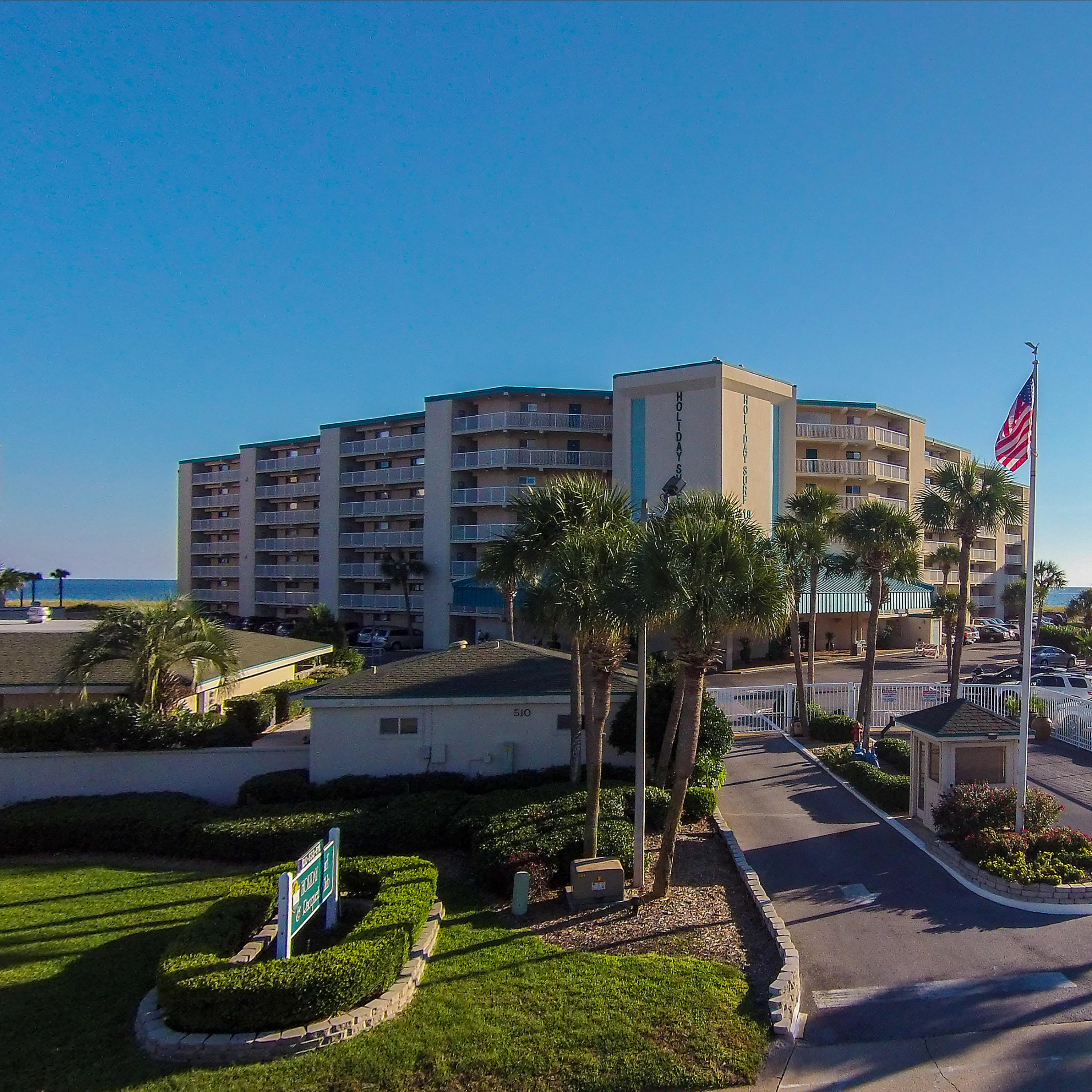 HOLIDAY SURF & RACQUET CLUB - Residential