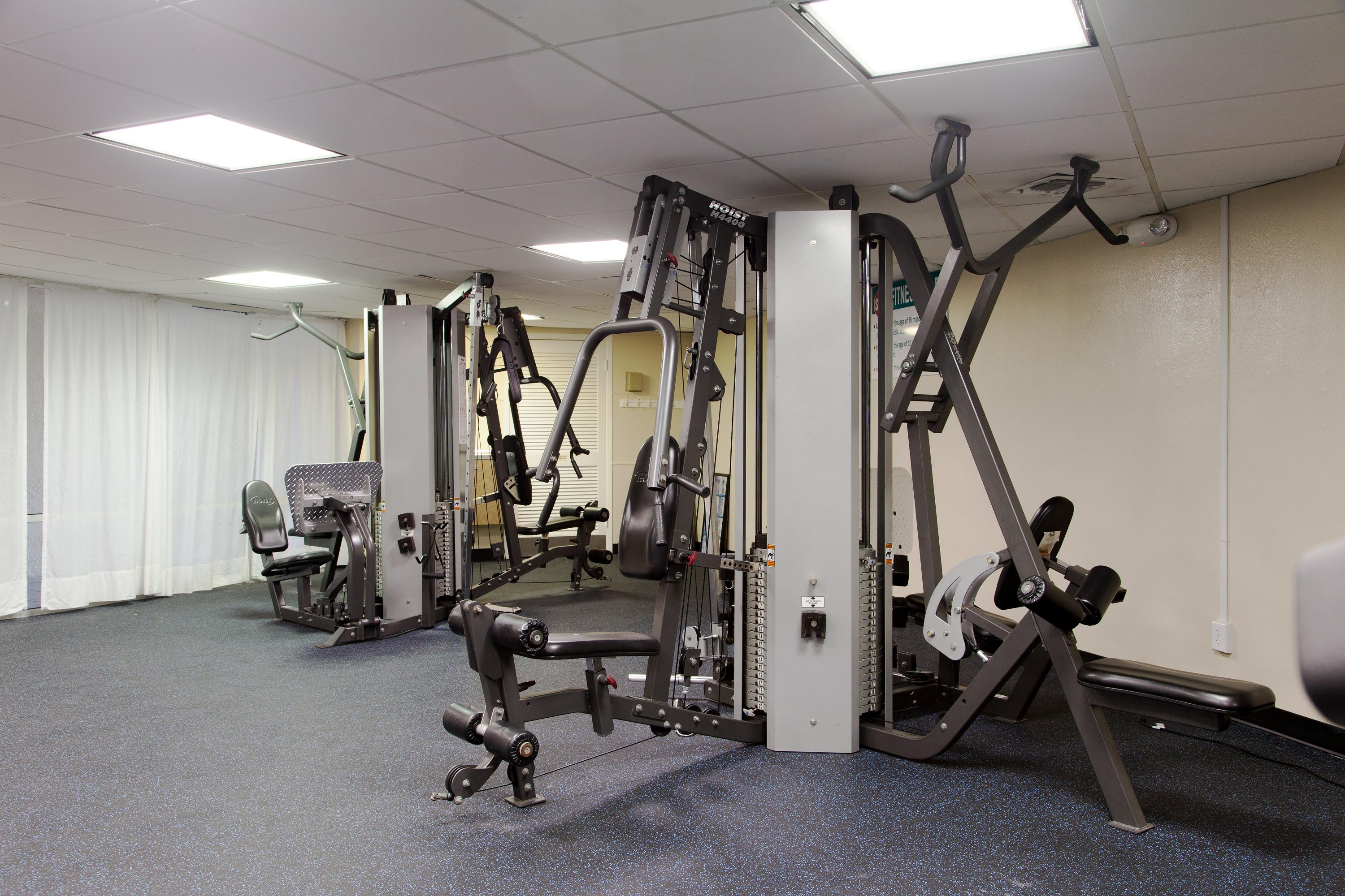 HOLIDAY SURF & RACQUET CLUB - Residential