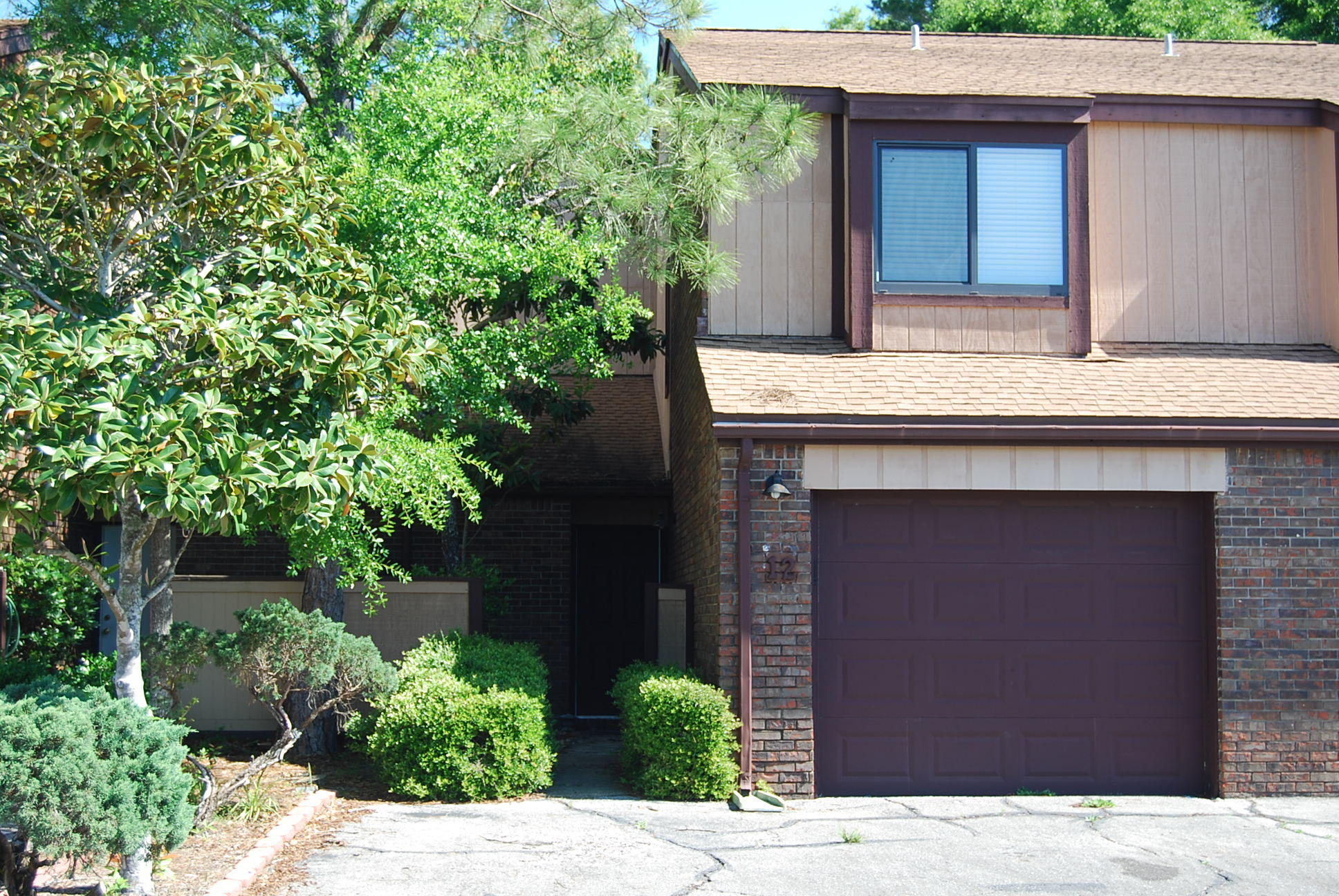 HIDDEN COVE T/H - Residential