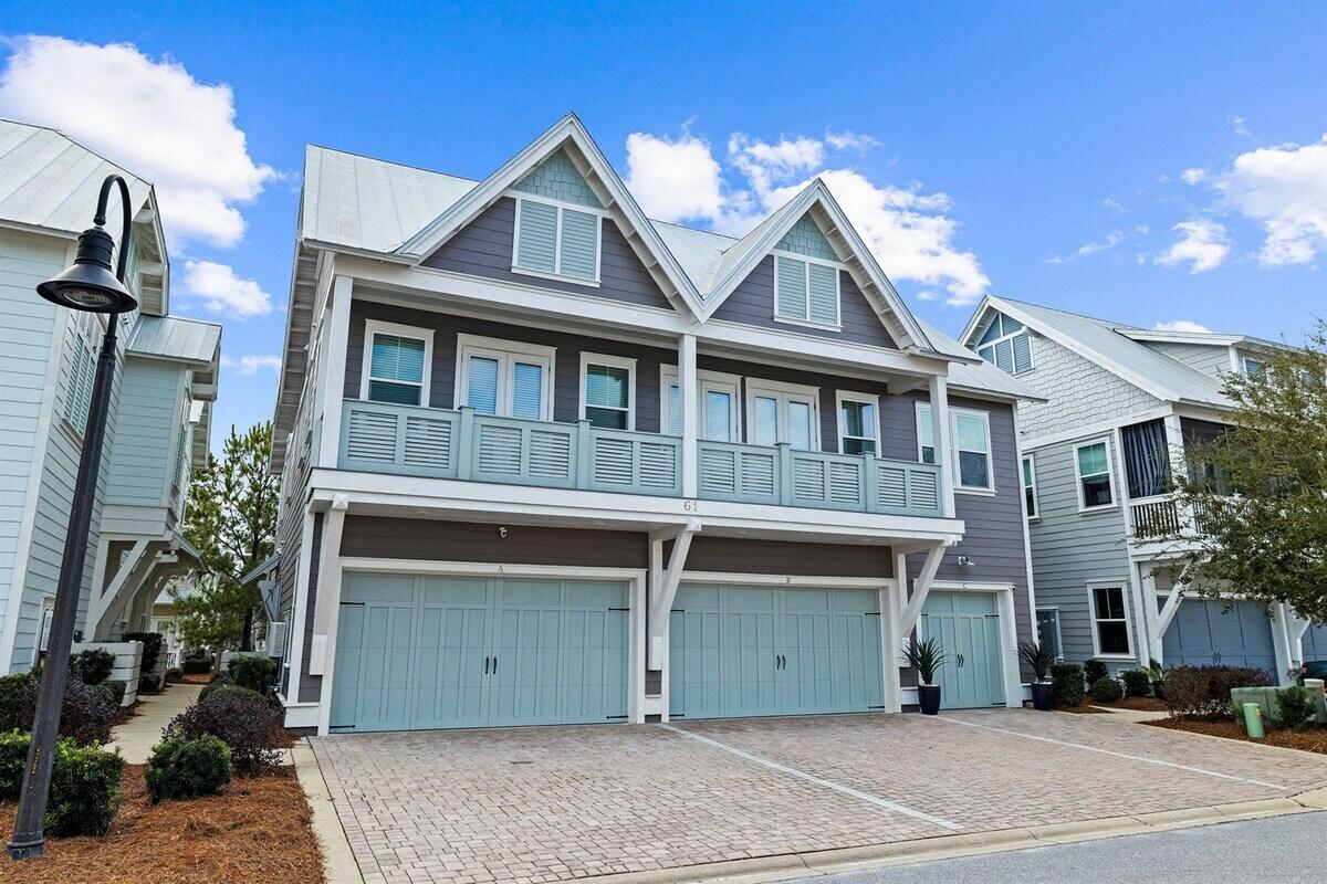 PROMINENCE/TRIPLEXES - Residential