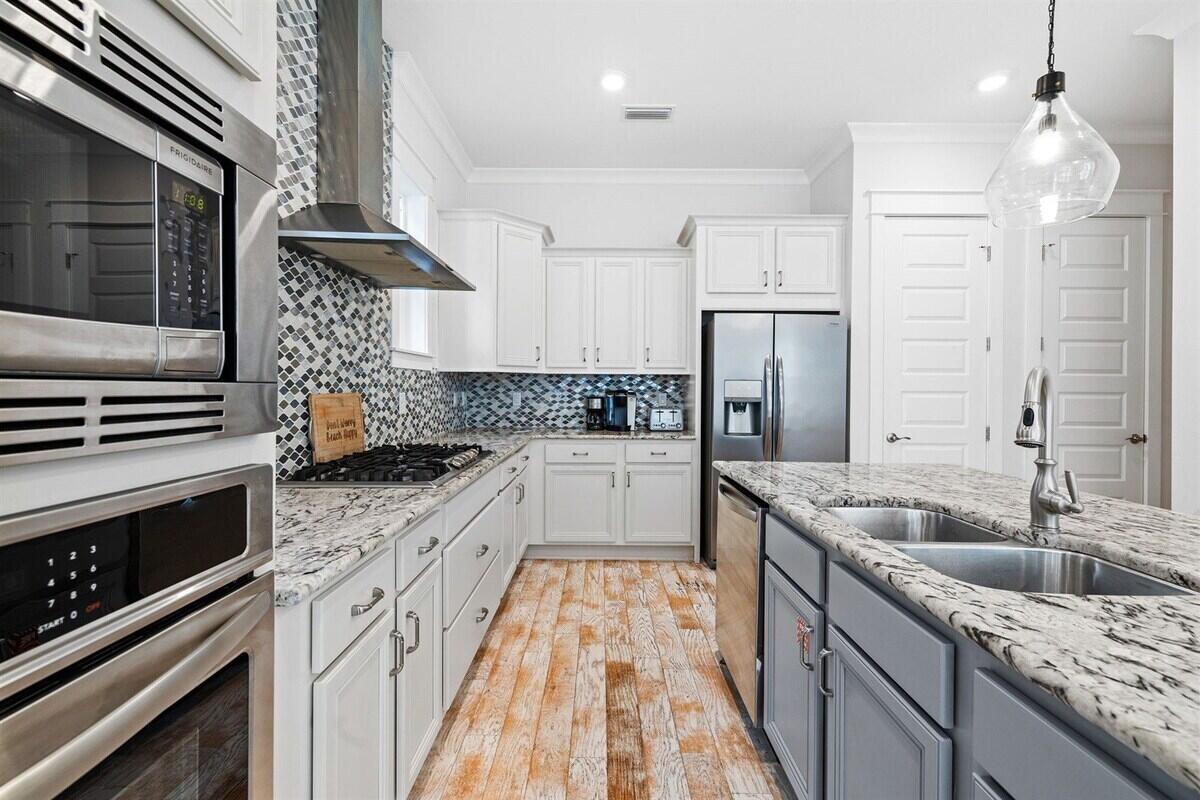 PROMINENCE/TRIPLEXES - Residential